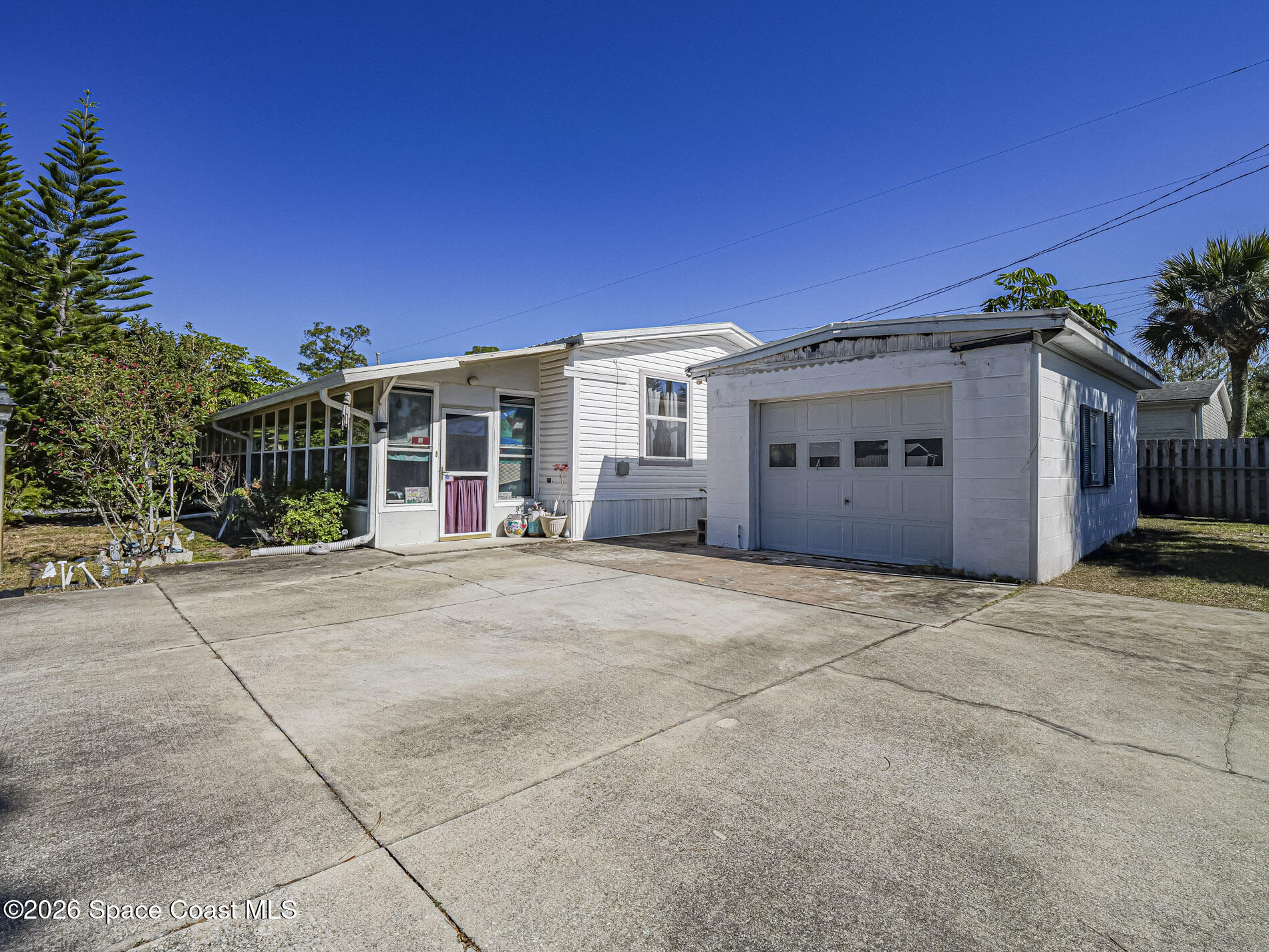 37 Sapphire Street Property Photo 2