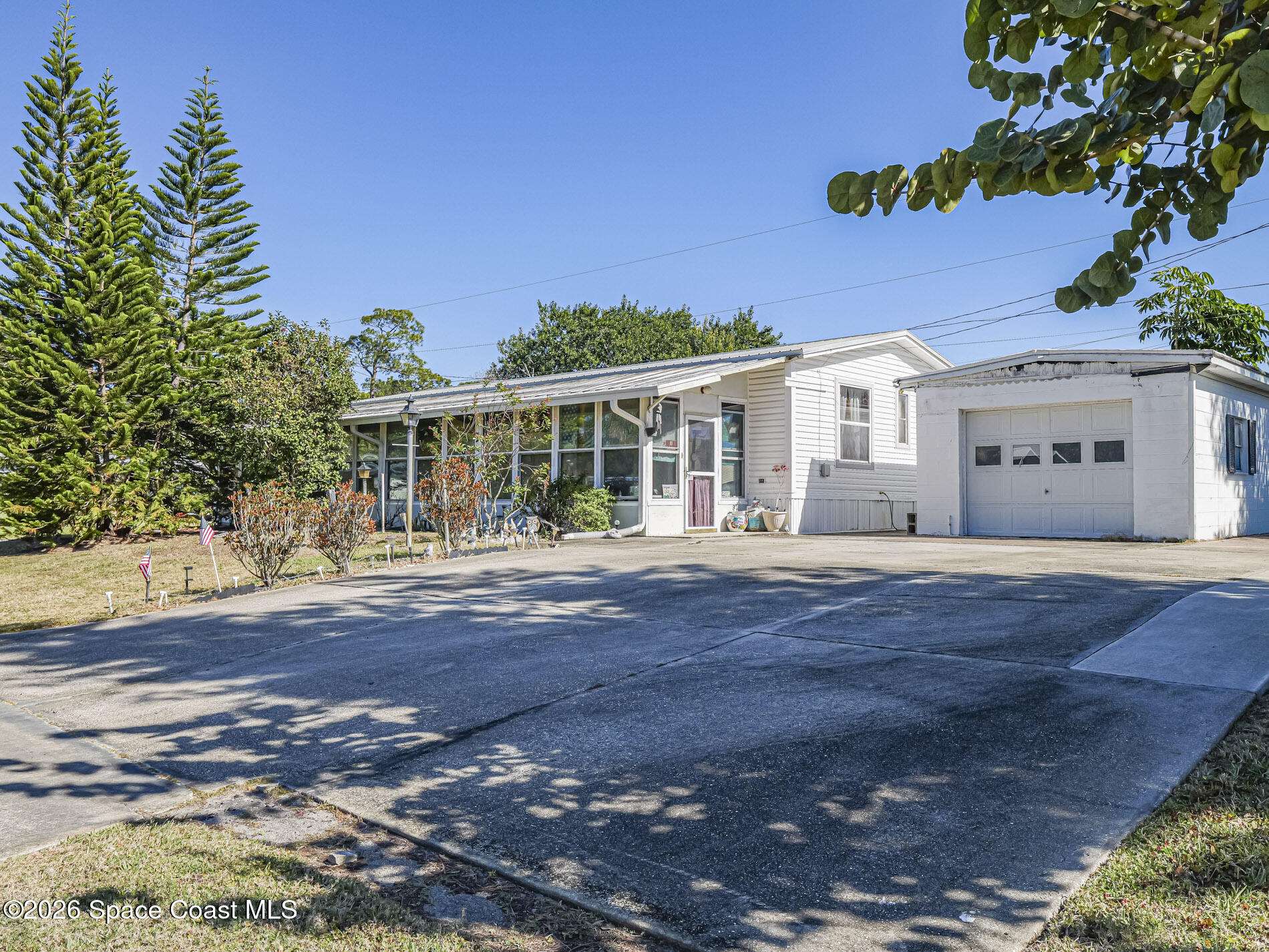 37 Sapphire Street Property Photo 4
