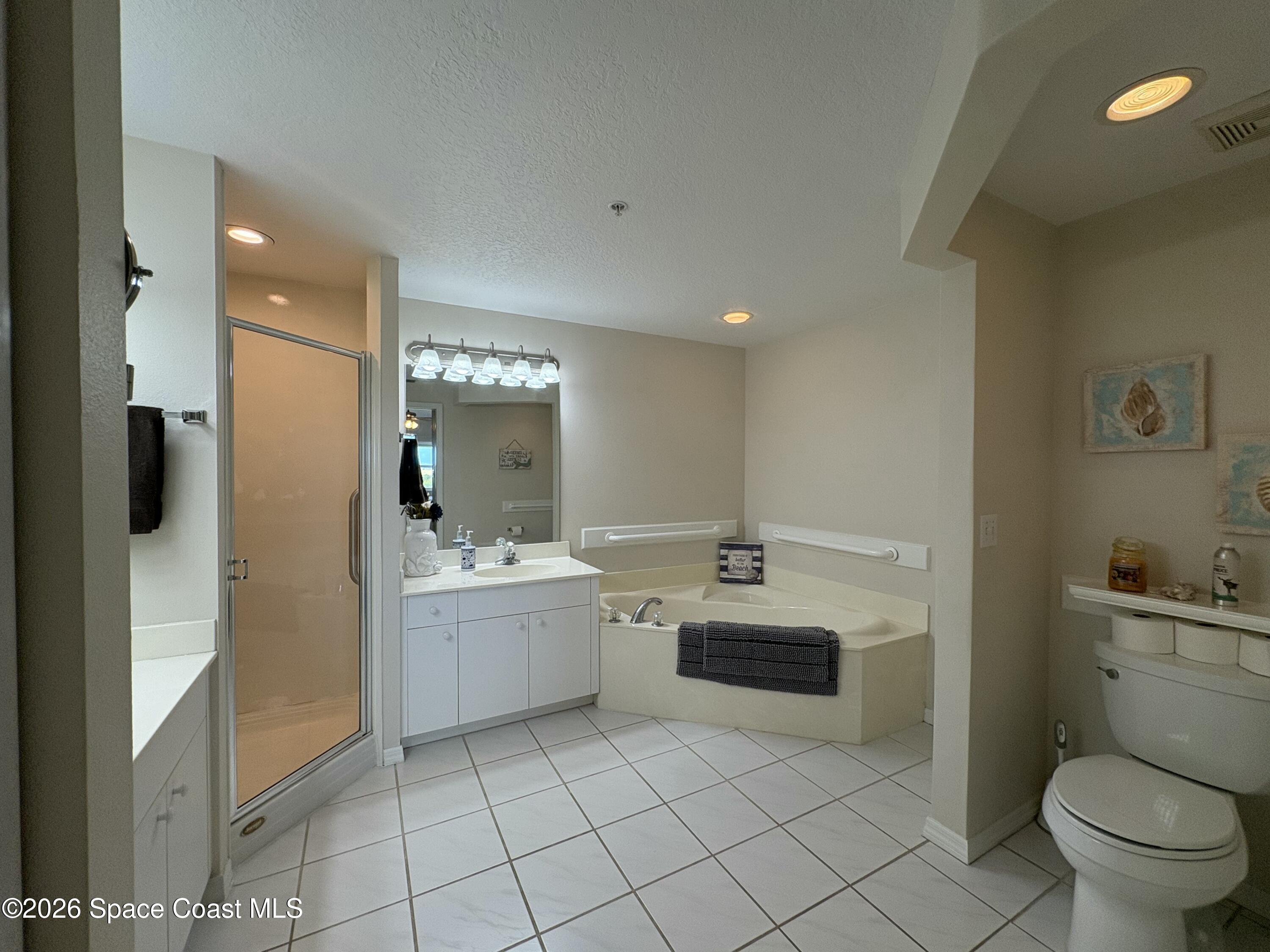 604 Shorewood Drive B503 Property Photo 23