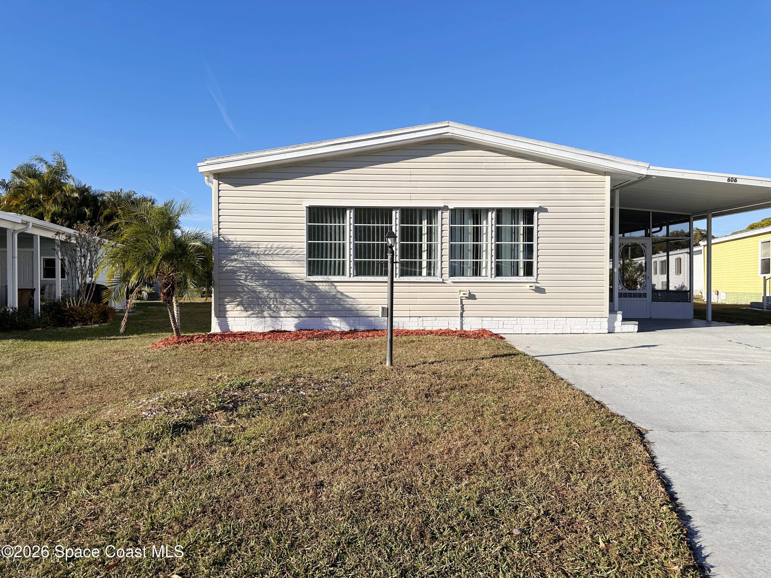 606 Dolphin Circle Property Photo 1