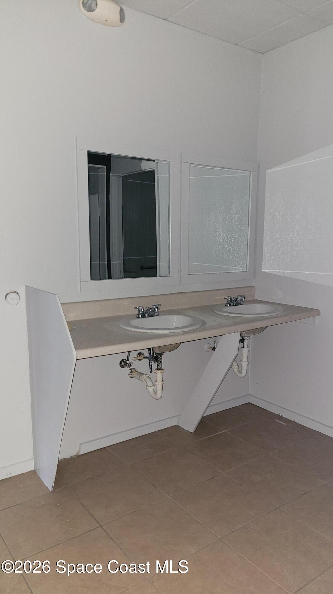 142 N Orlando Avenue 600 Property Photo 17
