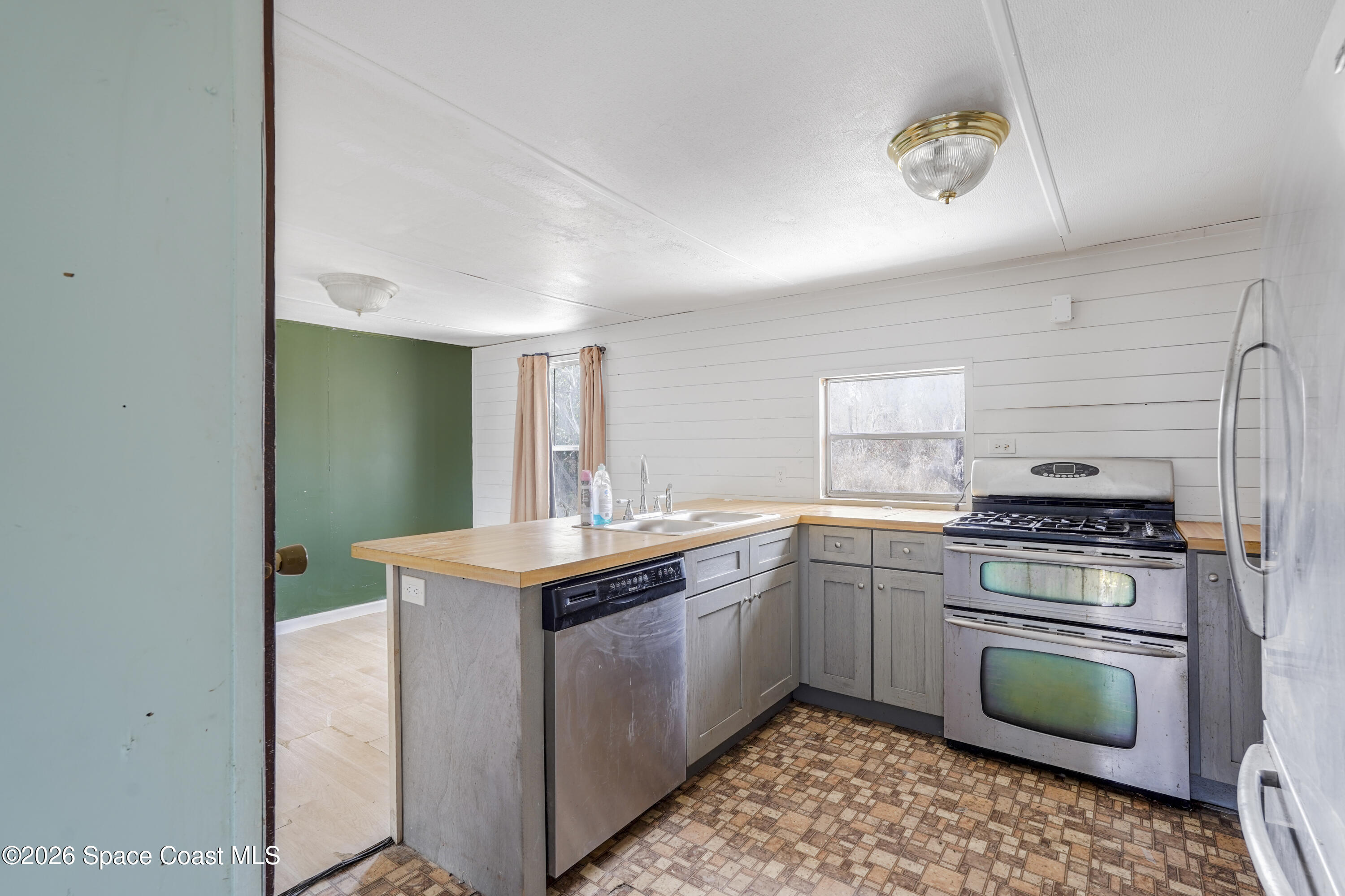 4025 Hess Avenue Property Photo 10