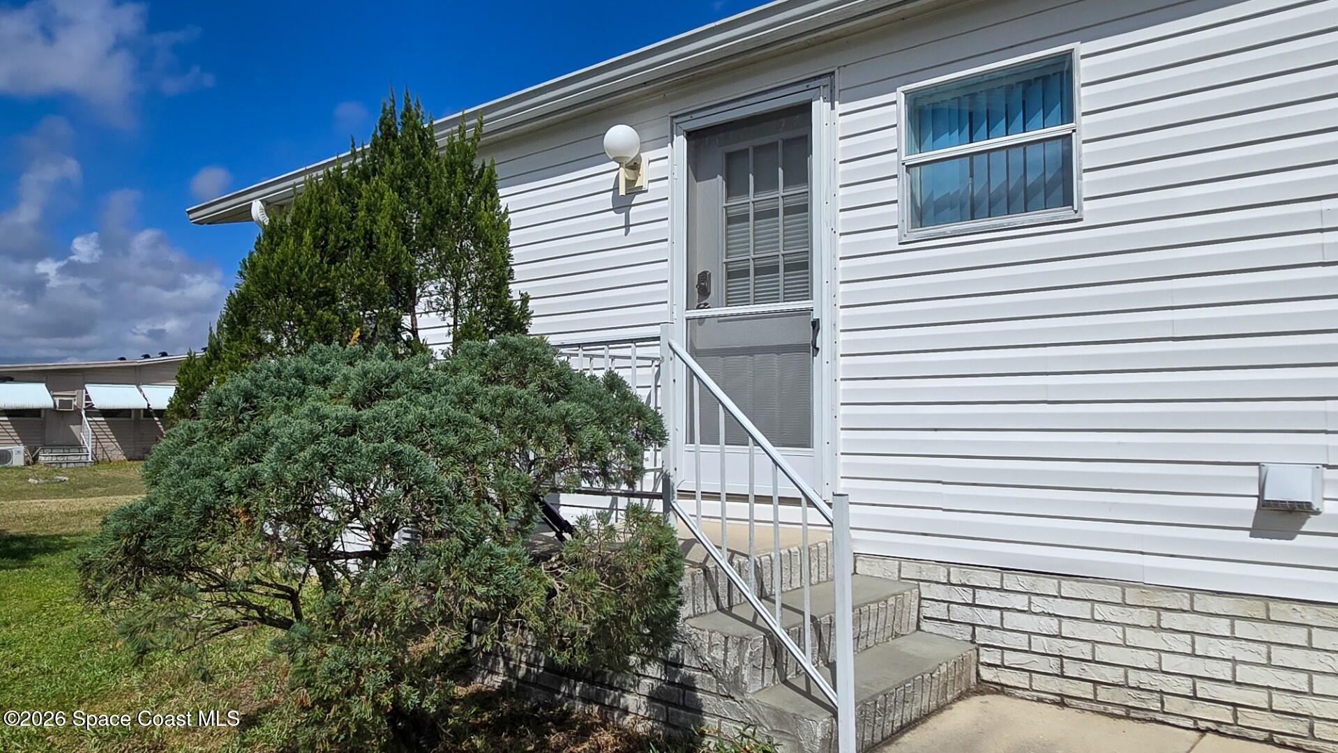 306 Buttonwood Court Property Photo 3