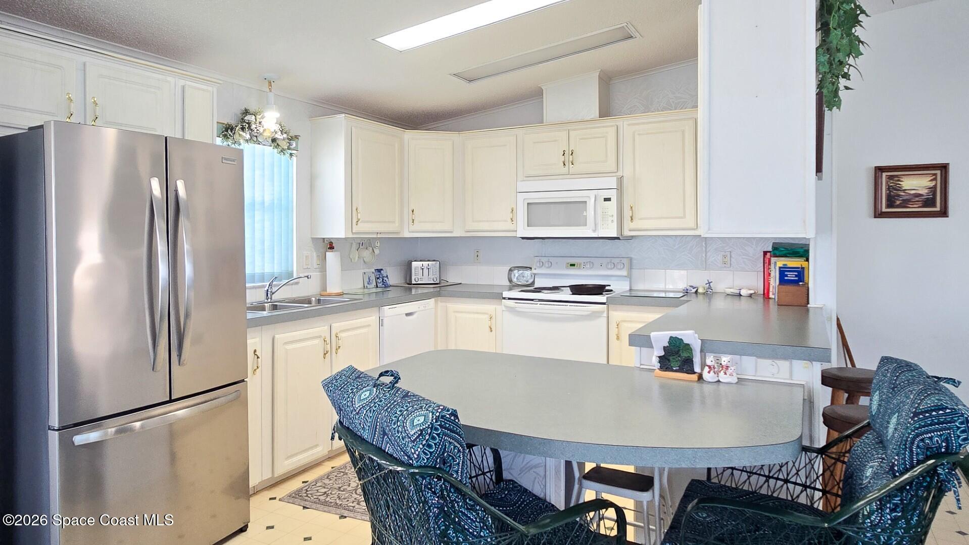 306 Buttonwood Court Property Photo 6