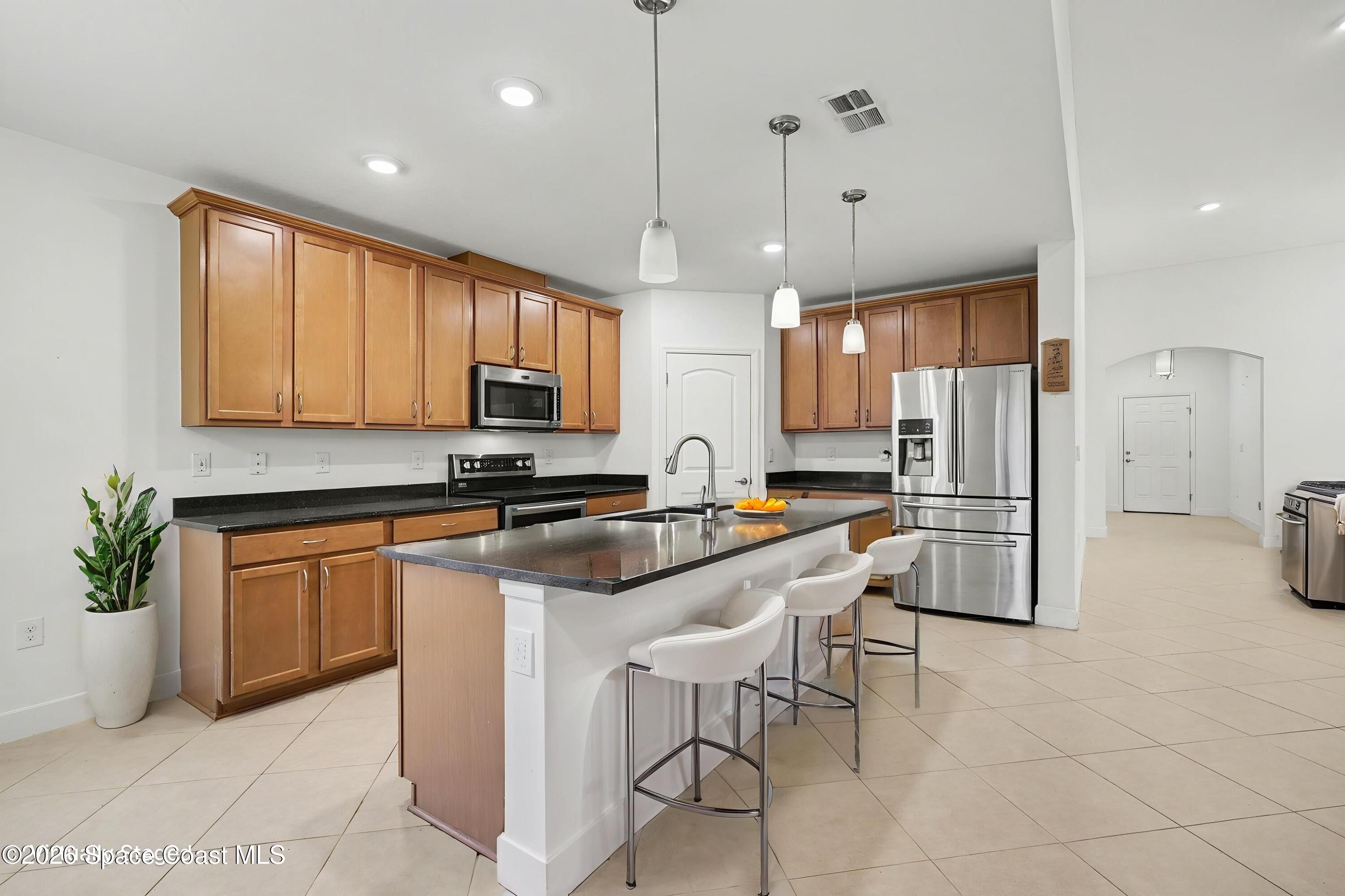 1706 Elmhurst Circle Se Property Photo 3