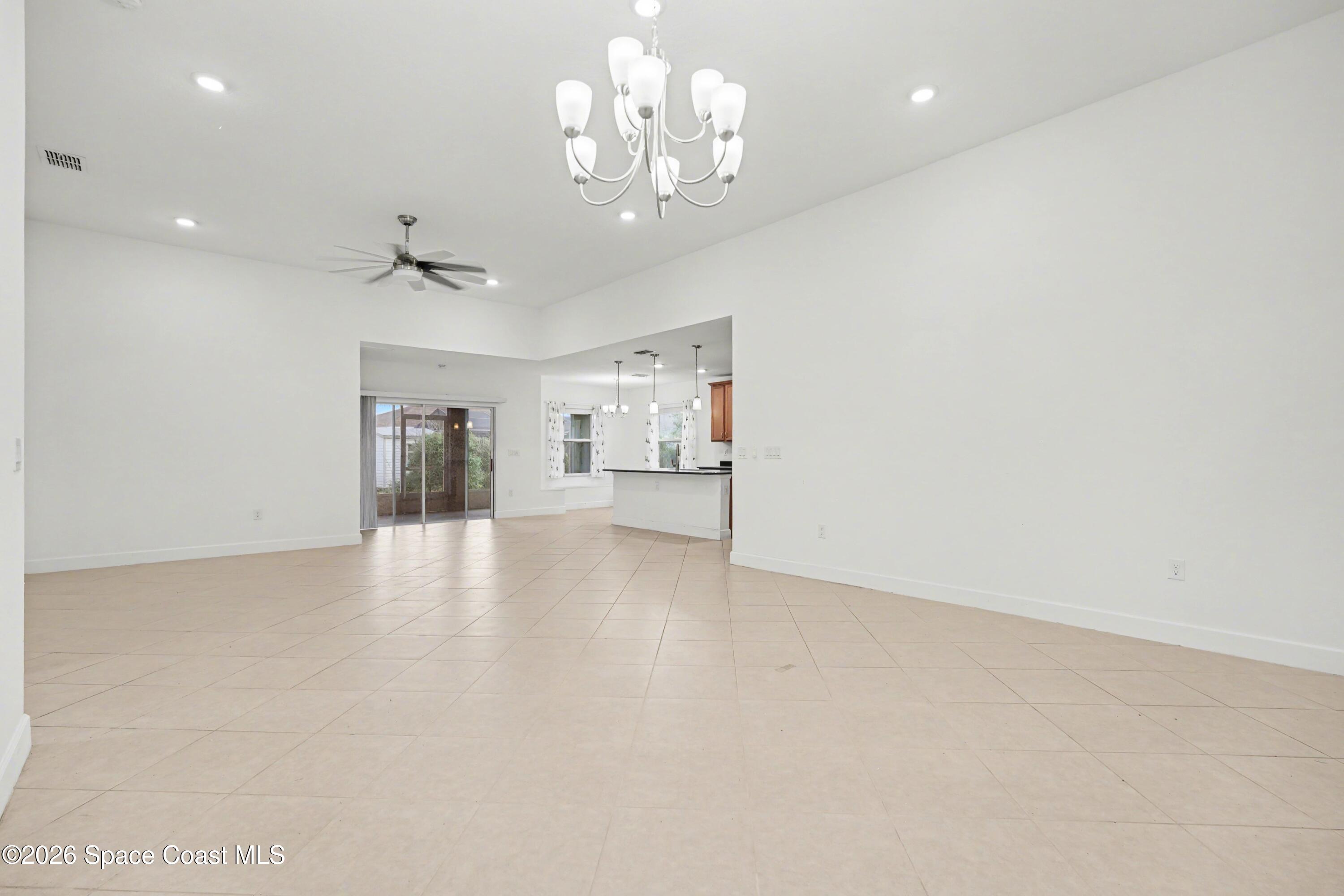 1706 Elmhurst Circle Se Property Photo 10