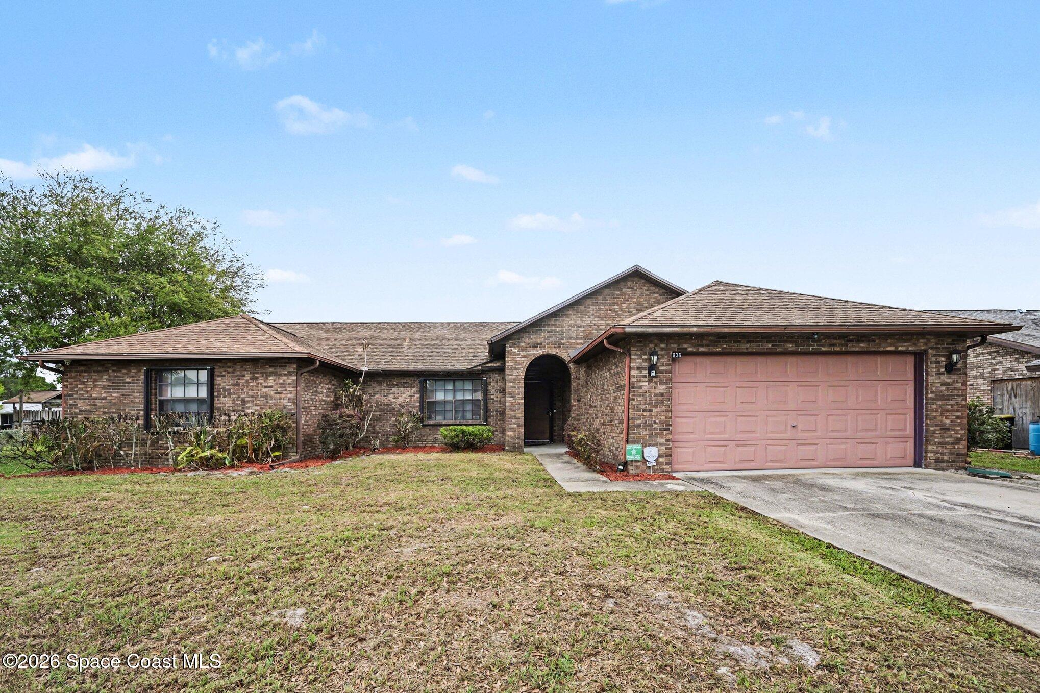 936 Hattaras Terrace Se Property Photo 3
