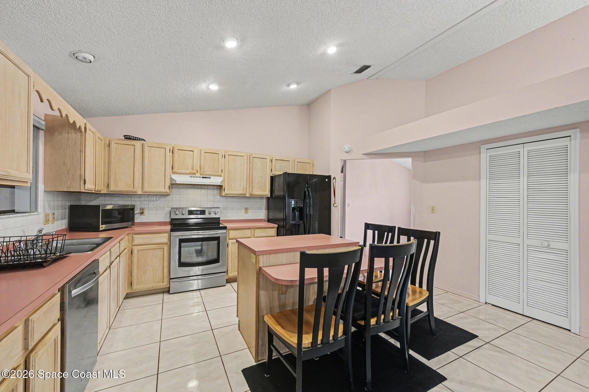 936 Hattaras Terrace Se Property Photo 13