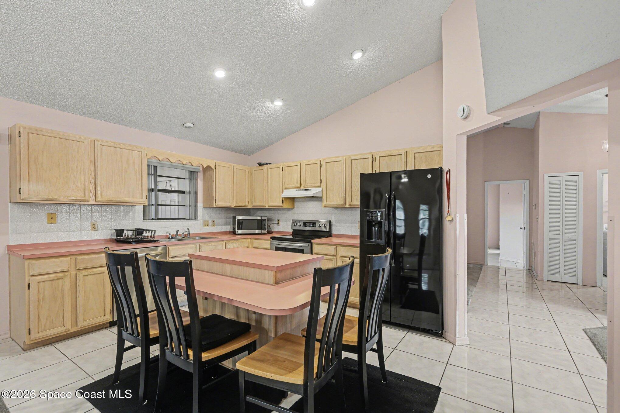 936 Hattaras Terrace Se Property Photo 14