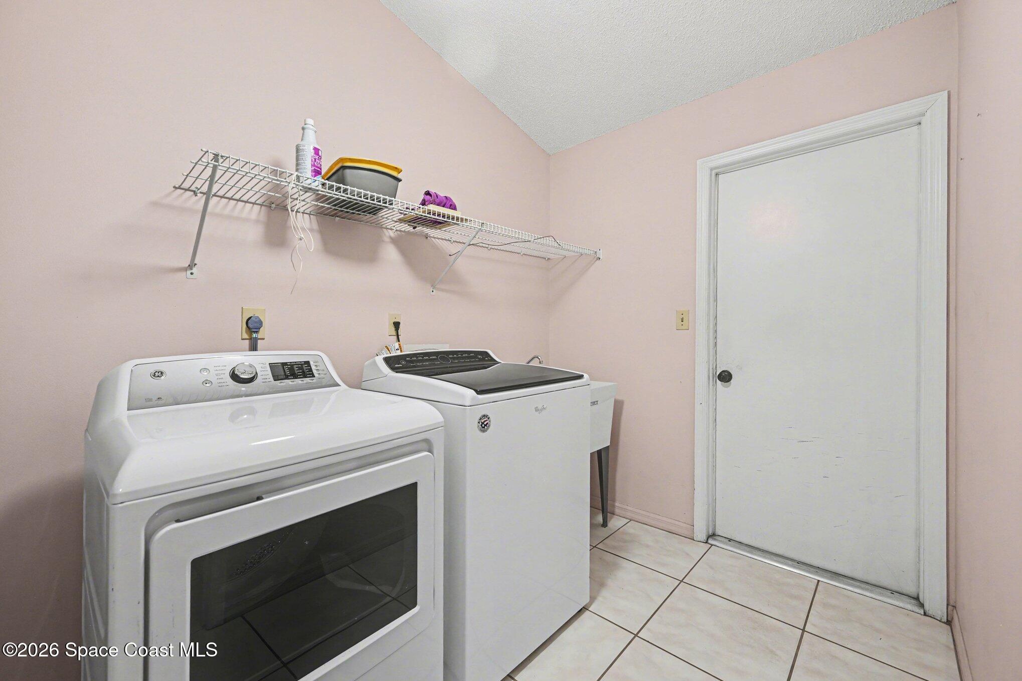 936 Hattaras Terrace Se Property Photo 23