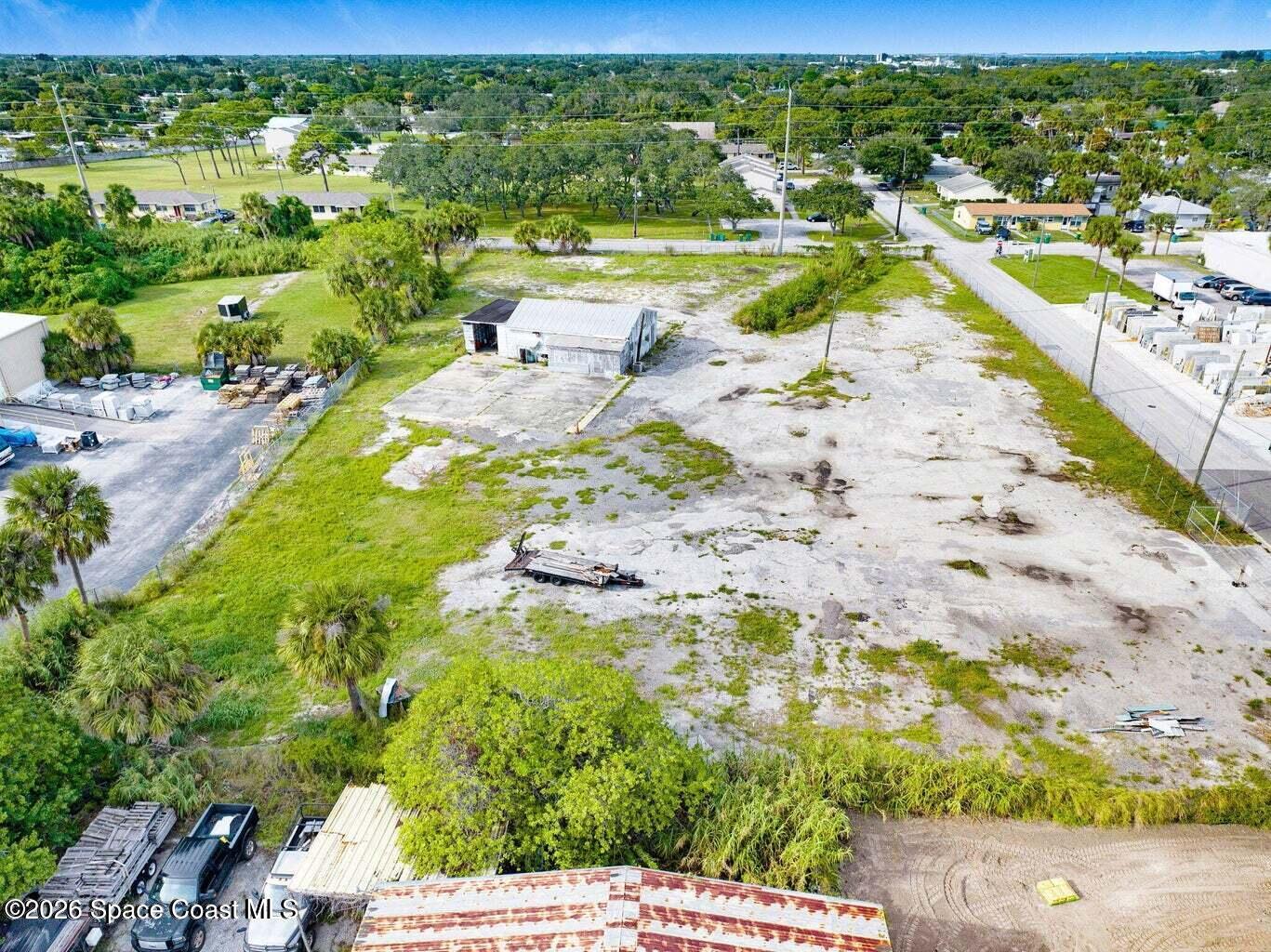 1075 Mcclendon Street Property Photo 4