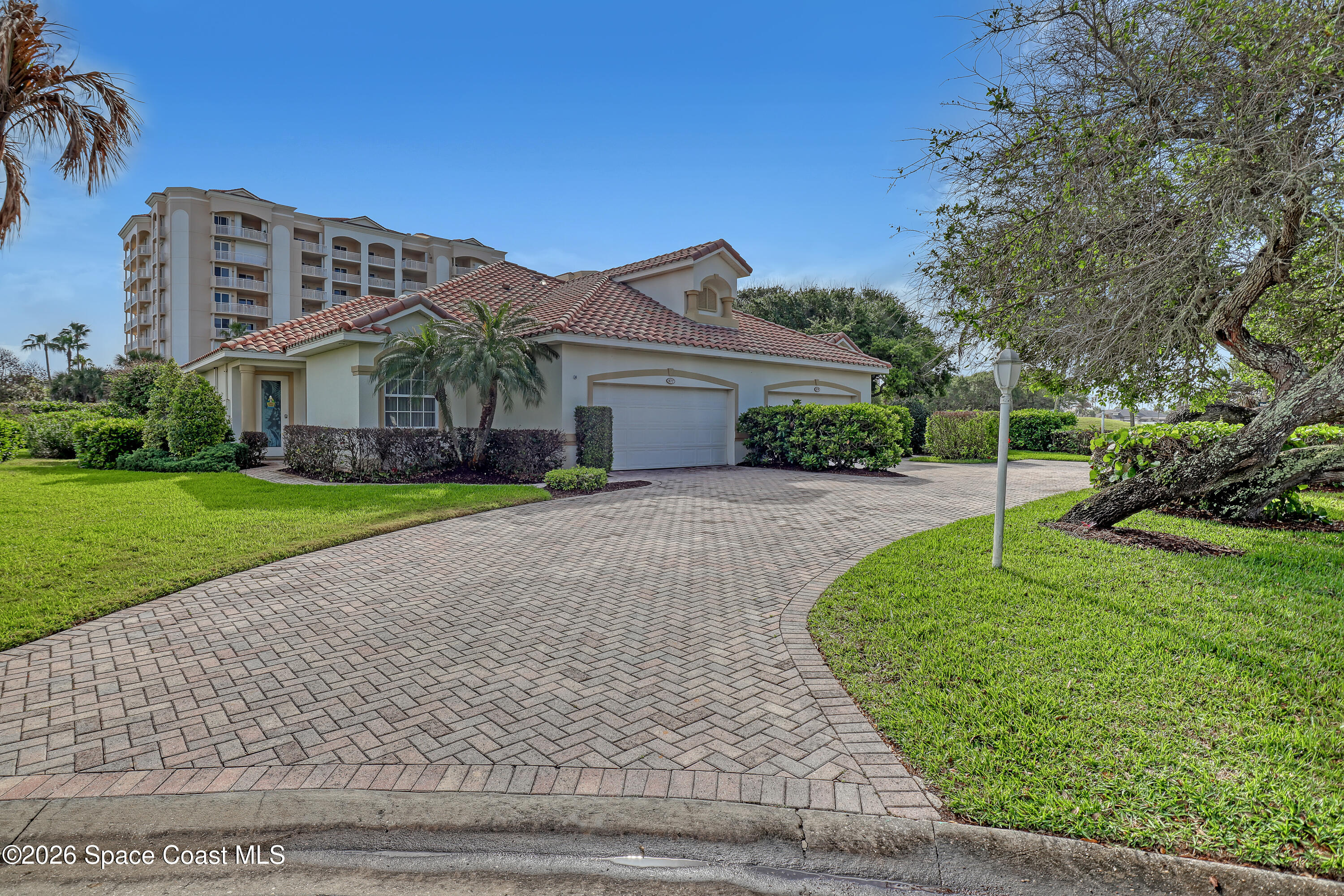 879 Aquarina Boulevard Property Photo 2