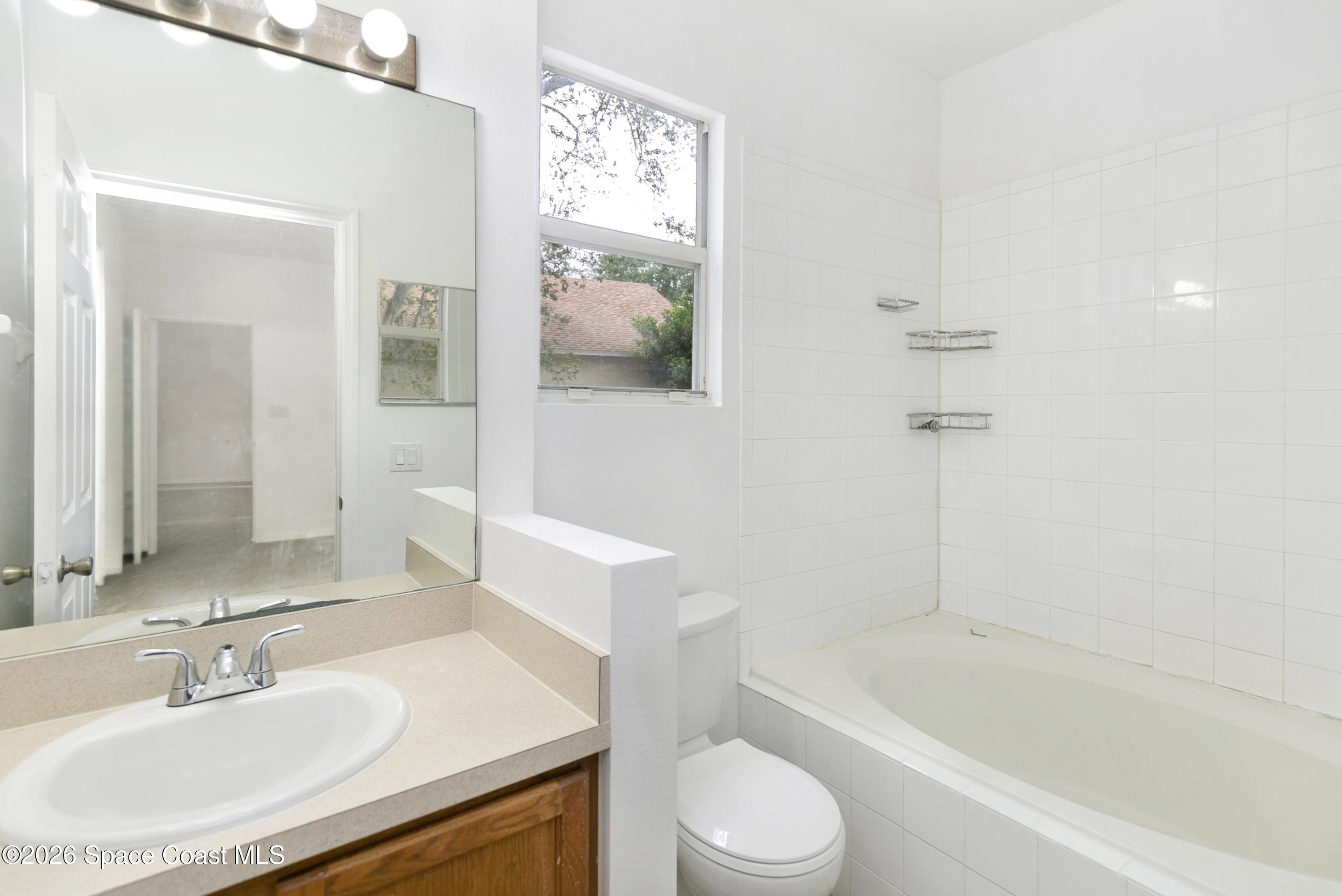 855 Sandhurst Court Property Photo 12