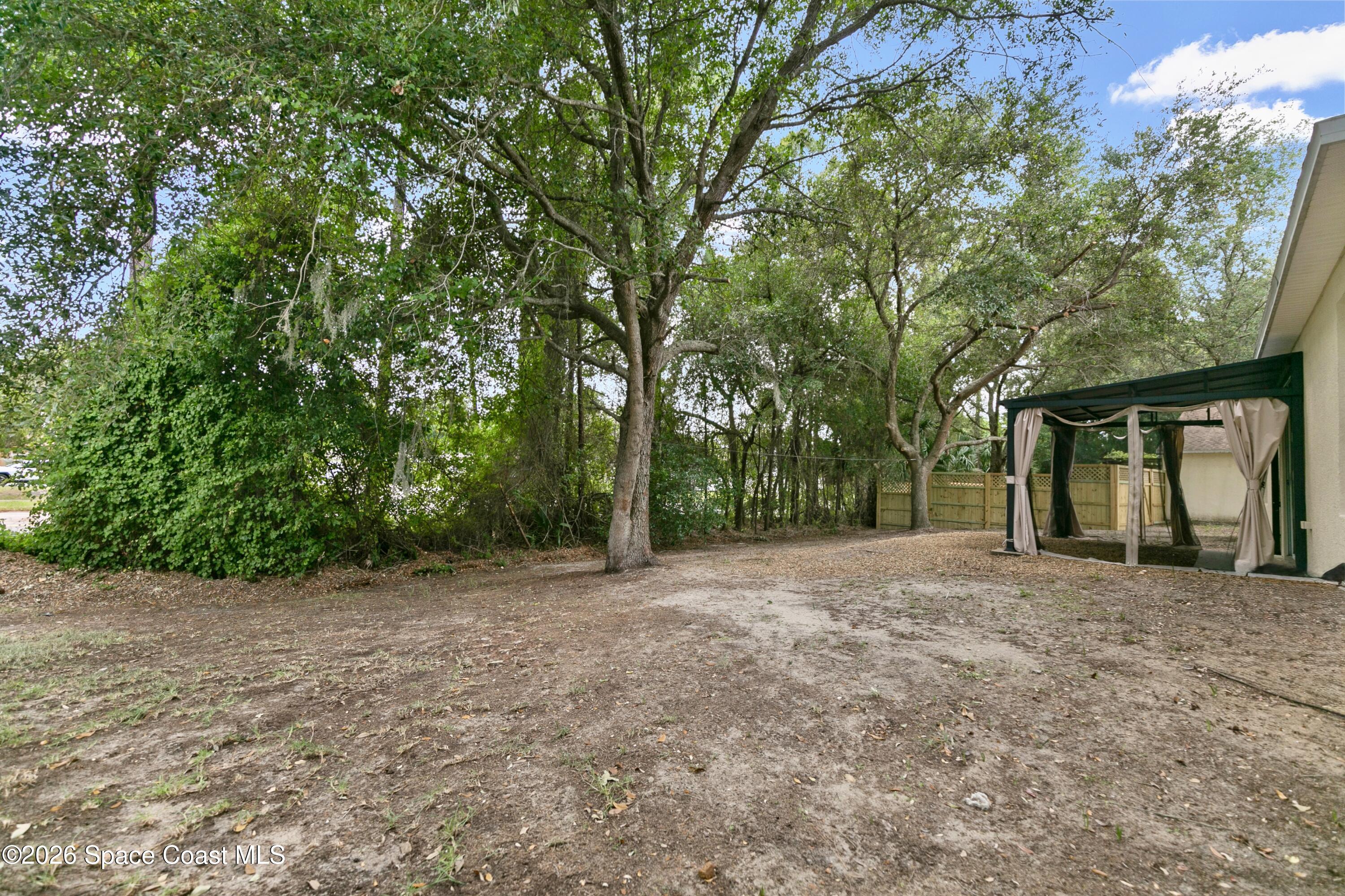 855 Sandhurst Court Property Photo 24