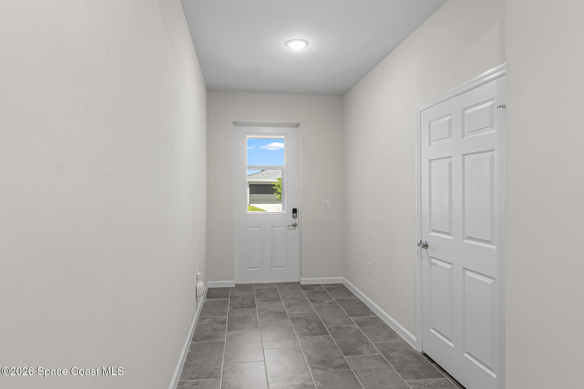 2163 Middlebury Drive Se Property Photo 6