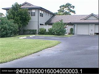 601 Centre Court SW 101 Property Photo 1