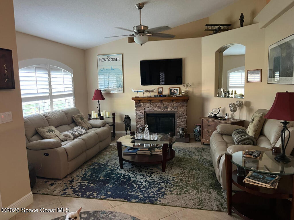 7100 Hacienda Drive Property Photo 2