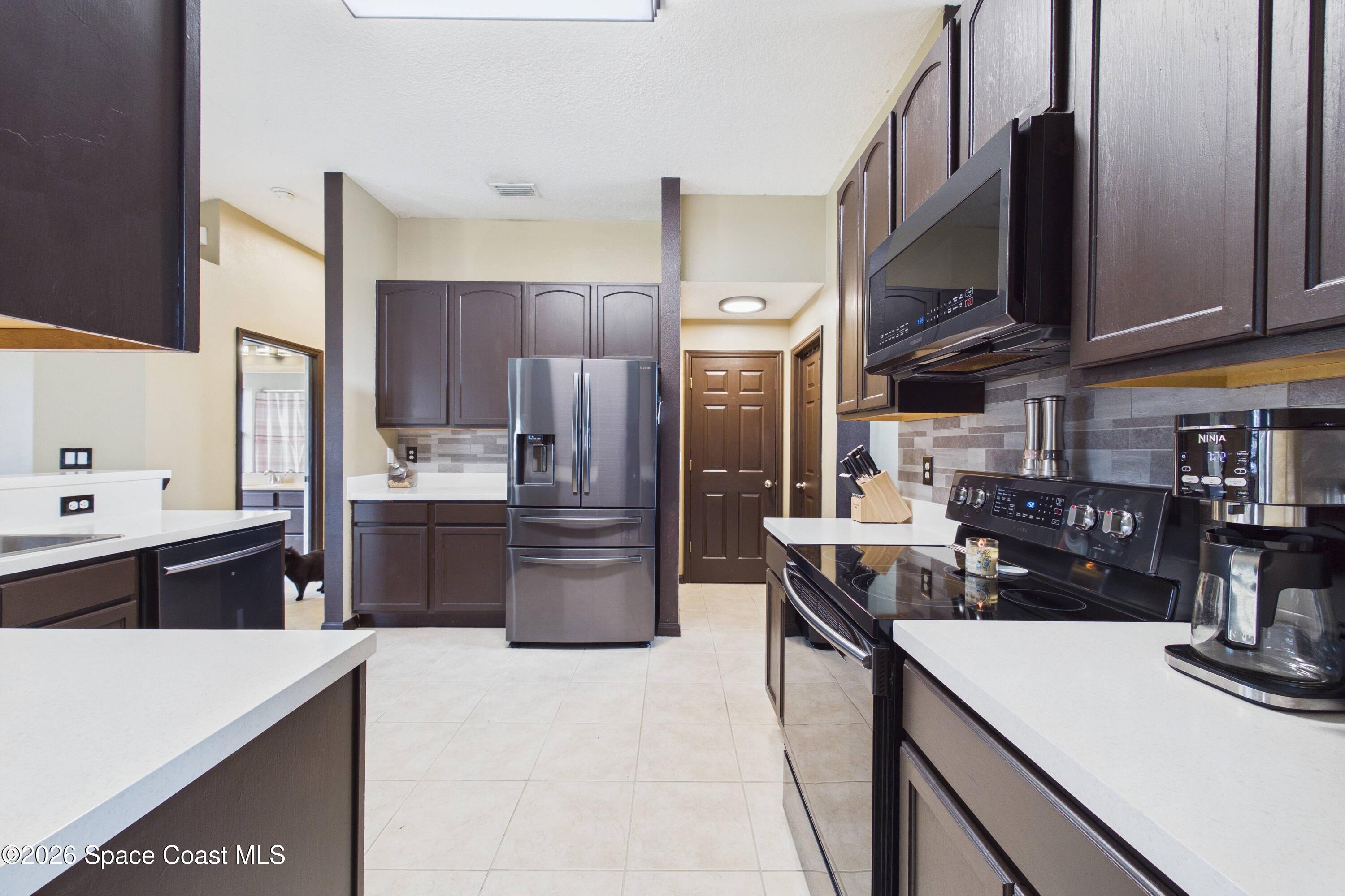 567 Mimosa Street Sw Property Photo 2