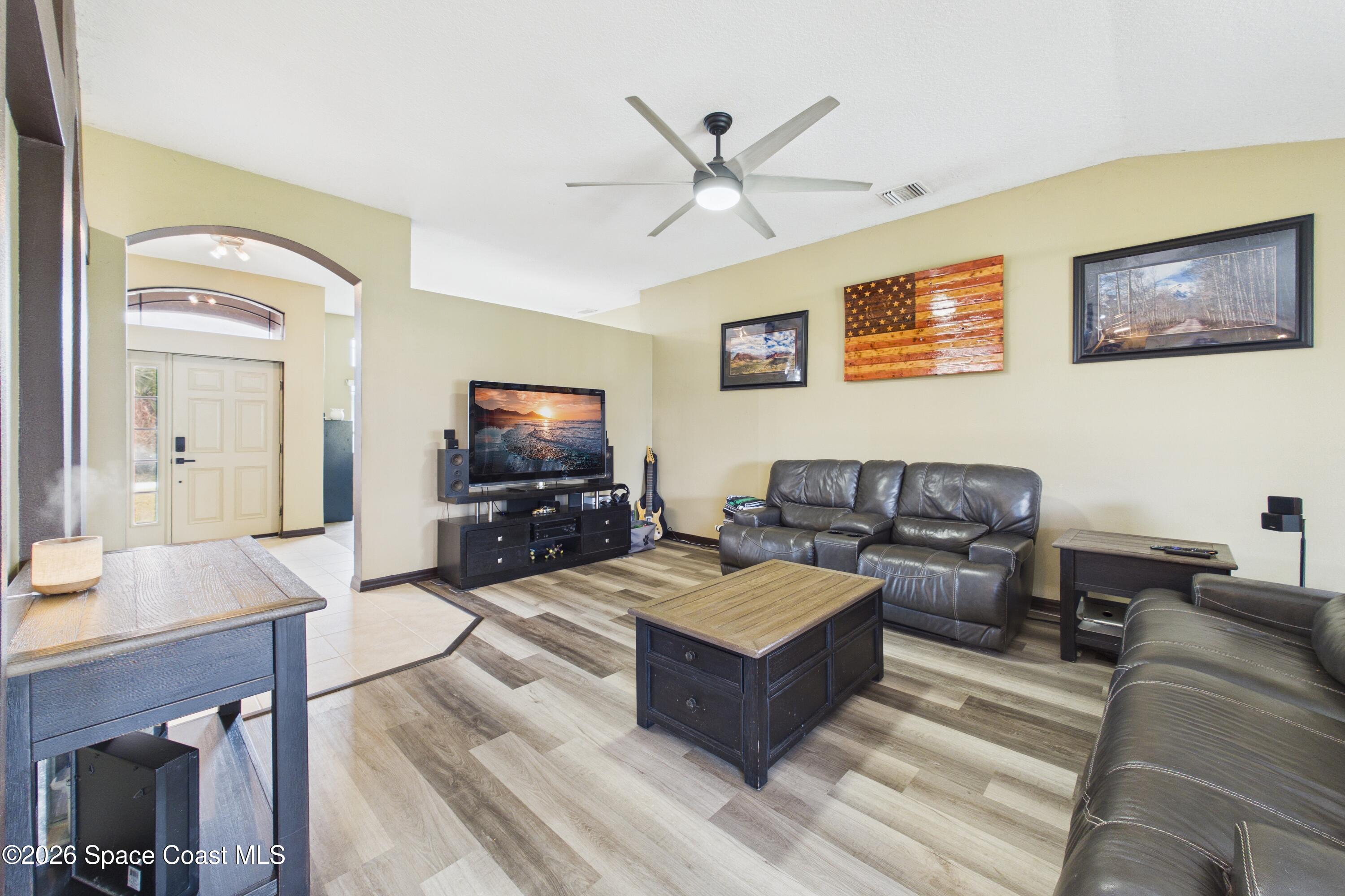 567 Mimosa Street Sw Property Photo 3