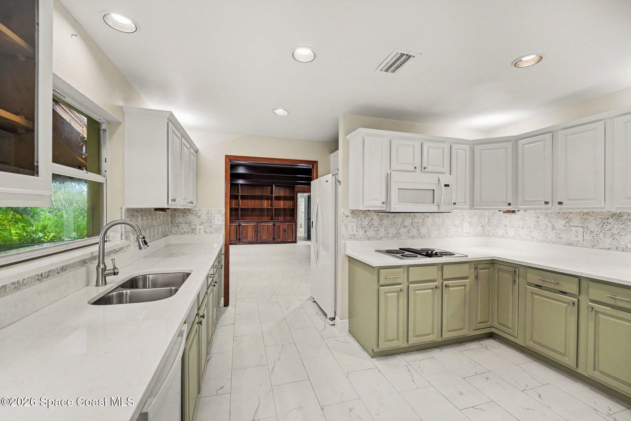 3130 Saunders Place Property Photo 13
