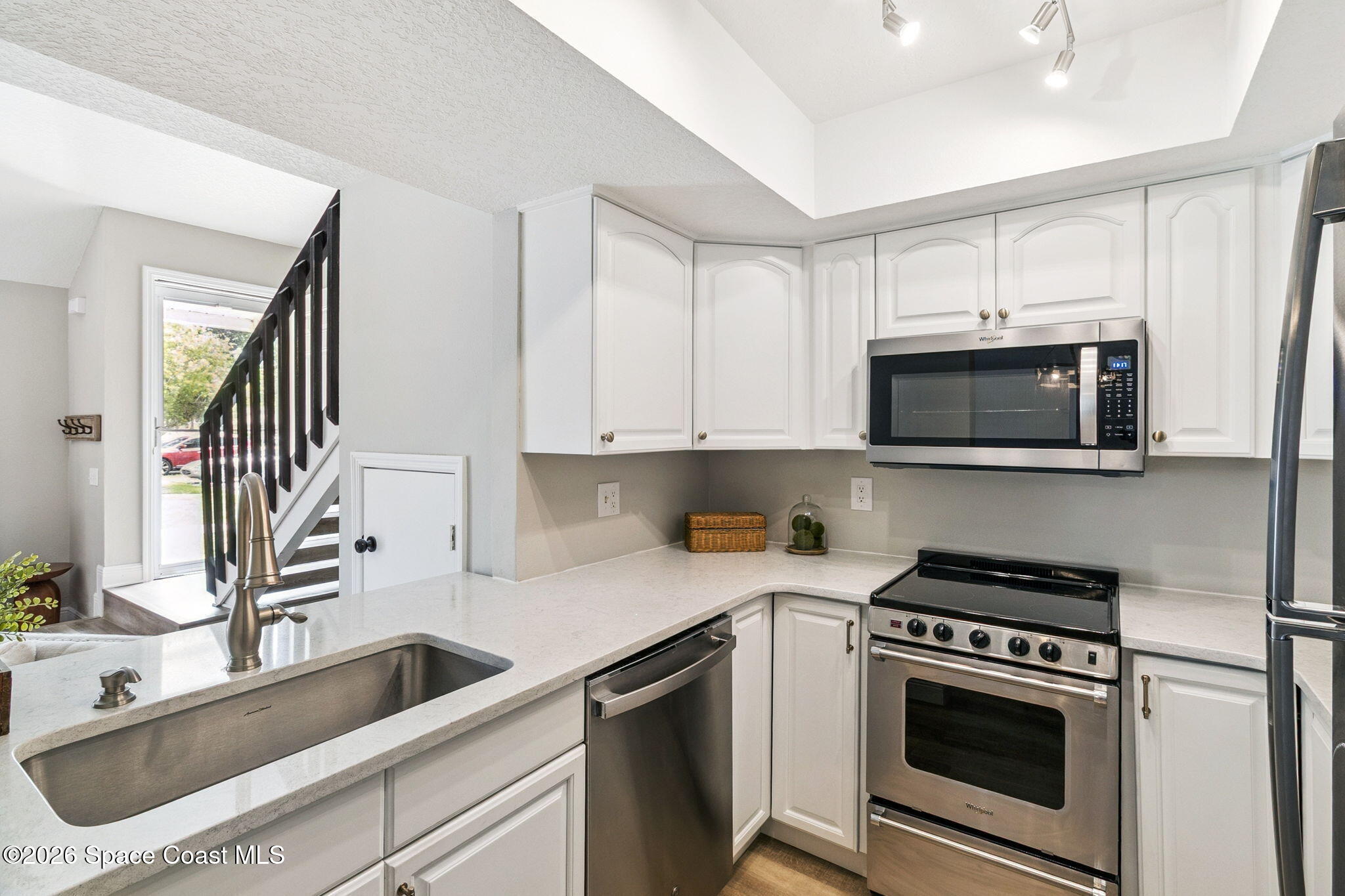 718 Fairway Drive Property Photo 1