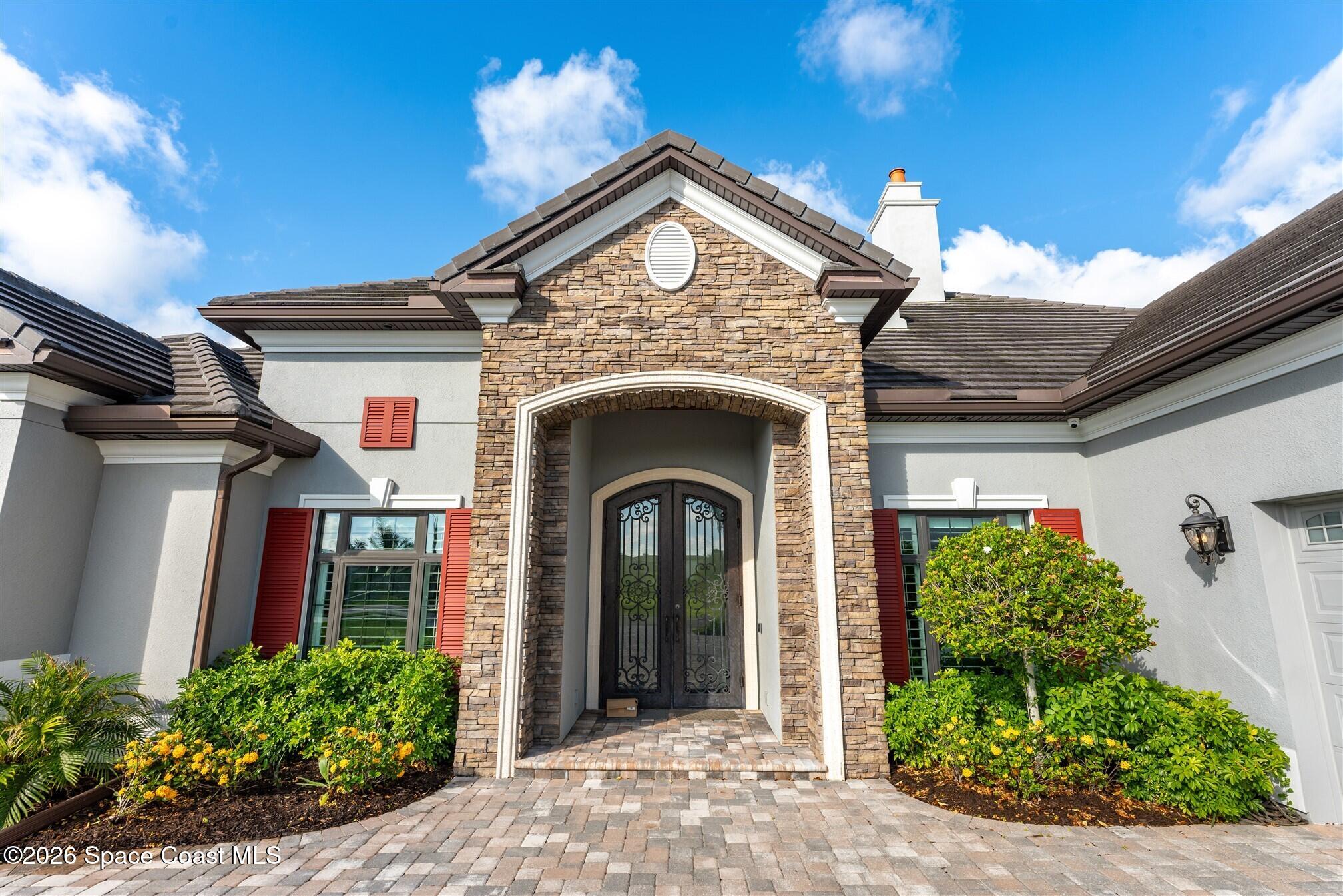 4696 Tea Tree Court Property Photo 3