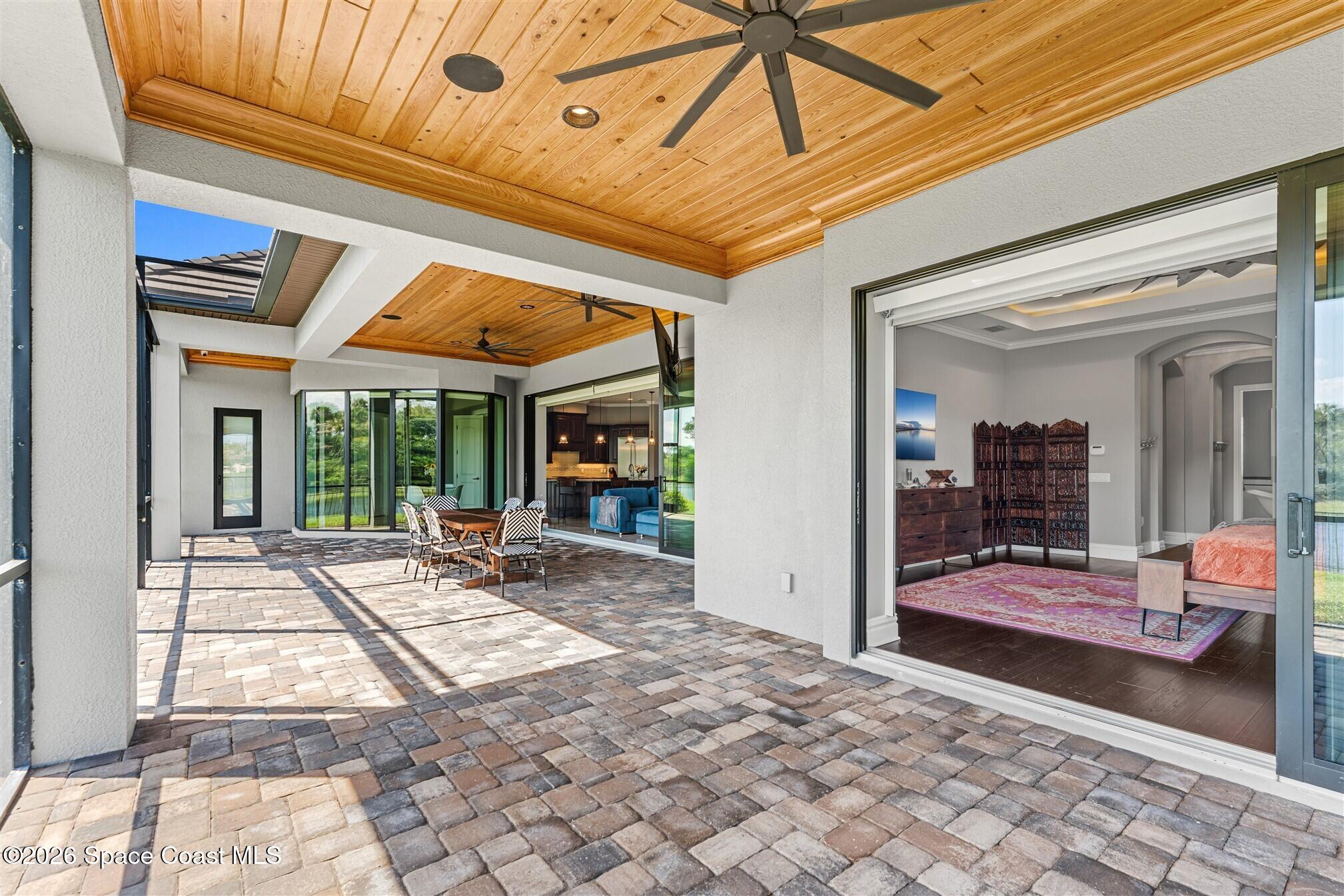 4696 Tea Tree Court Property Photo 14