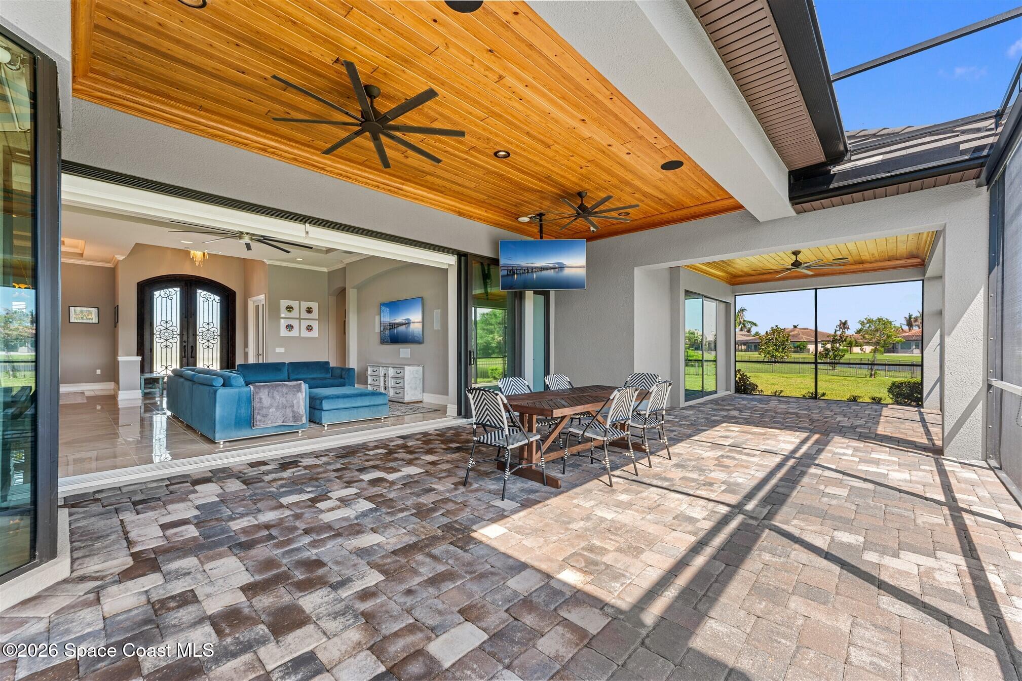 4696 Tea Tree Court Property Photo 15