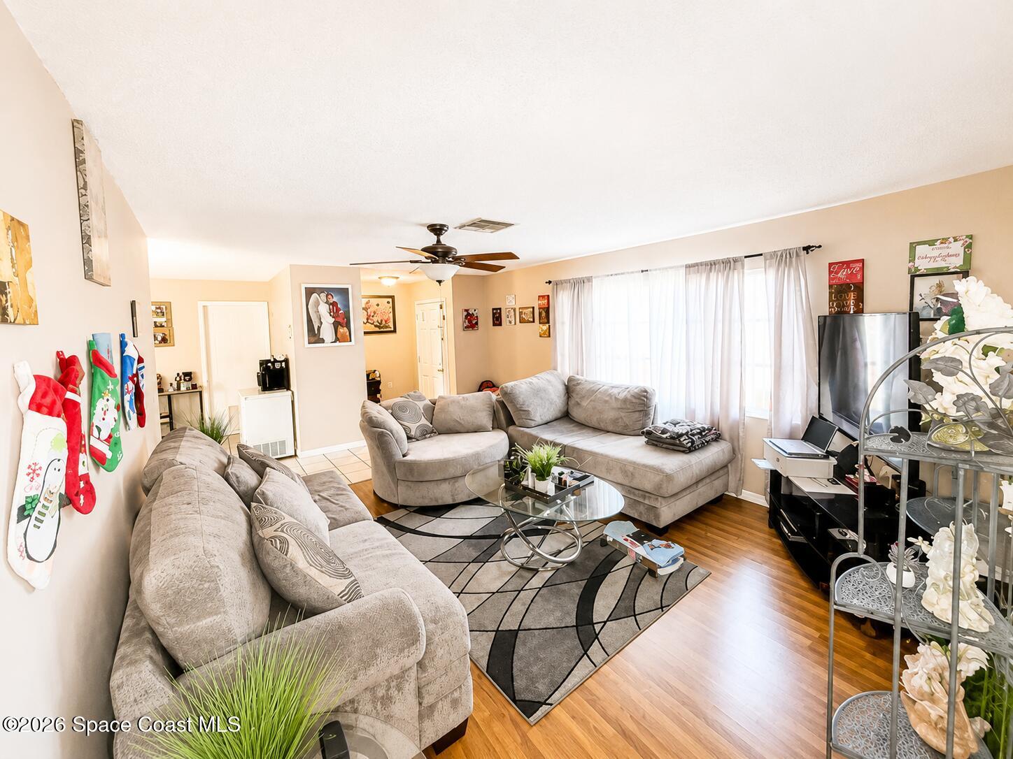 4345 Elliot Avenue Property Photo 6