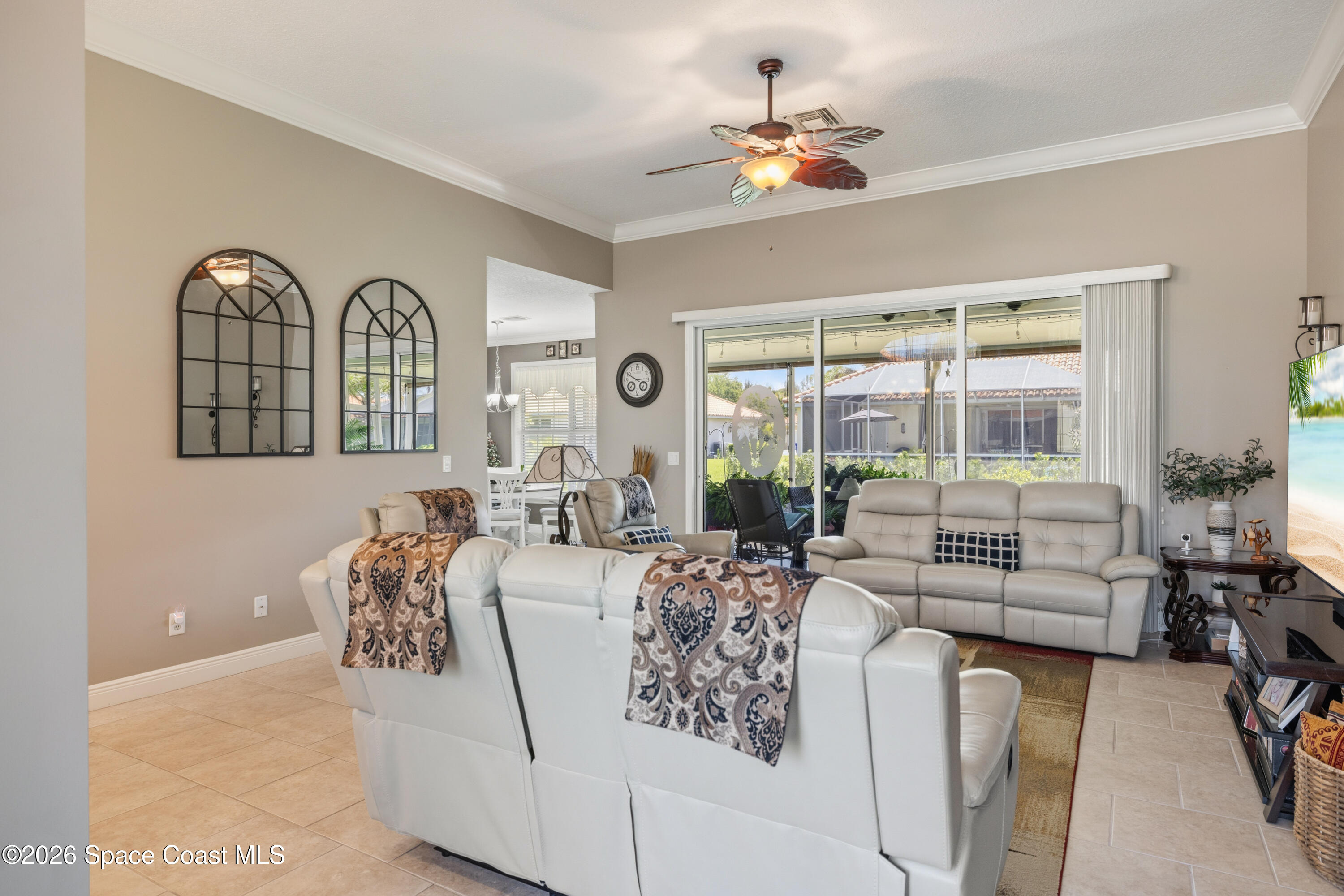 5828 Pine Ridge Circle Property Photo 14