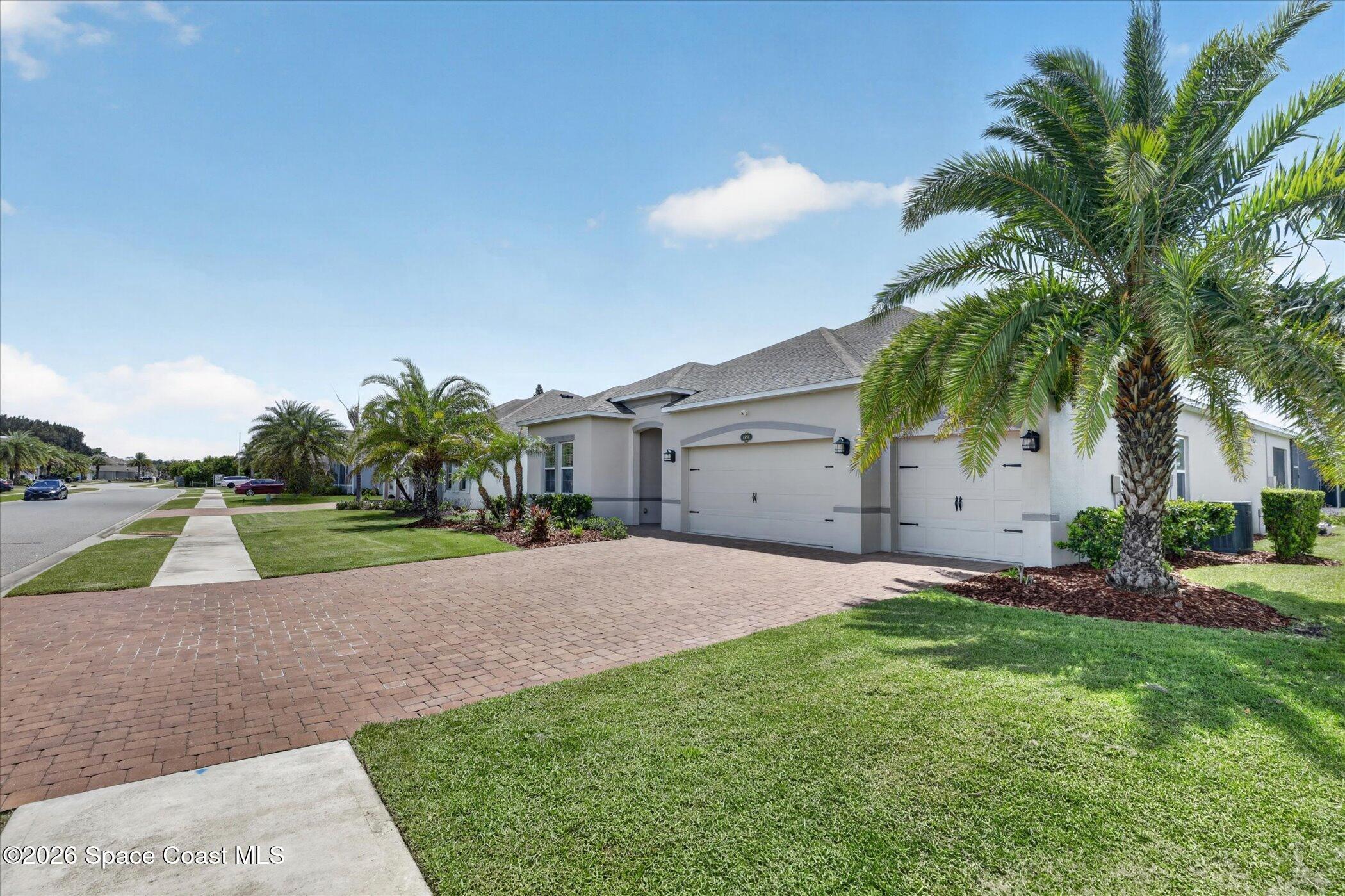 4690 Hebron Drive Property Photo 4