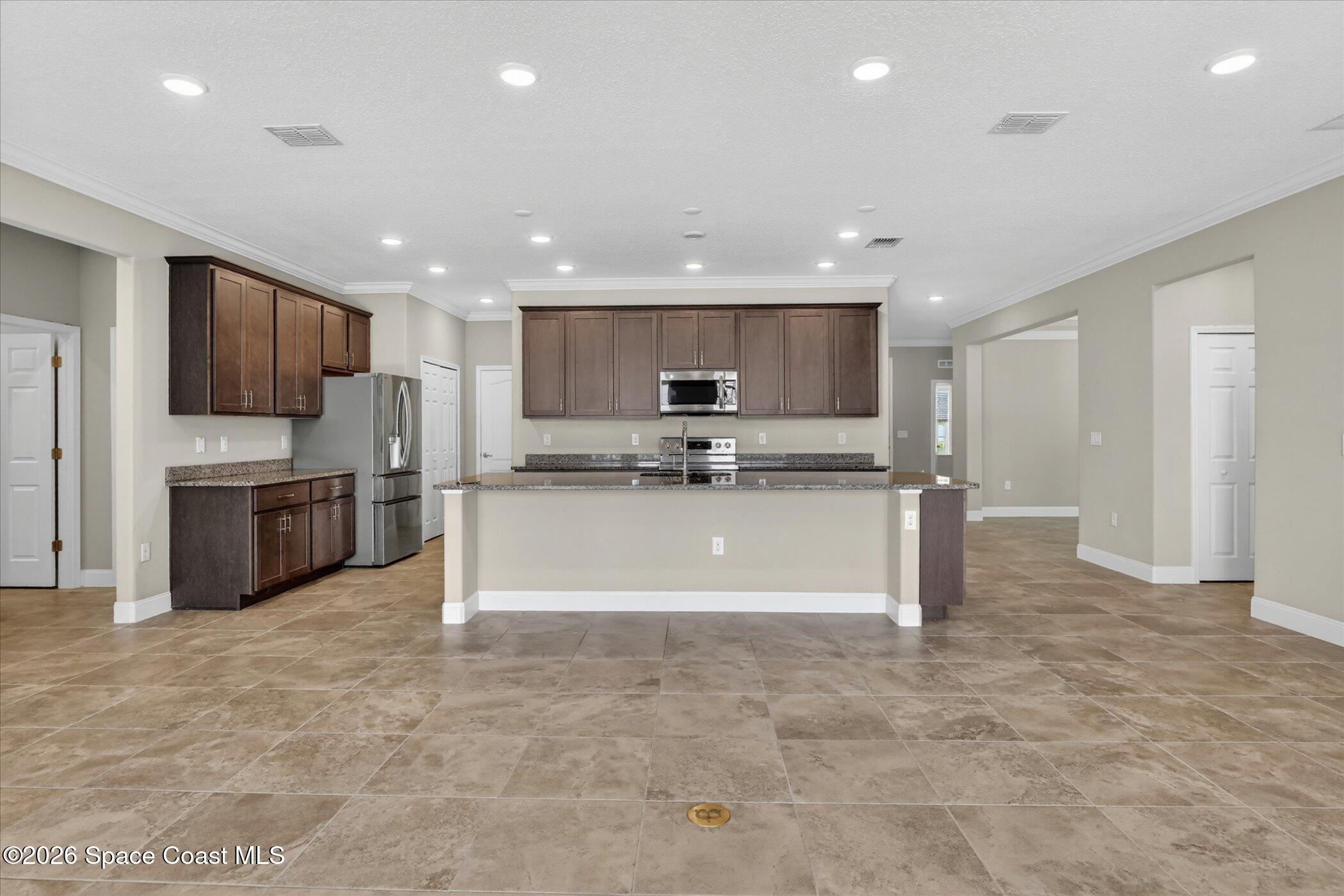 4690 Hebron Drive Property Photo 10