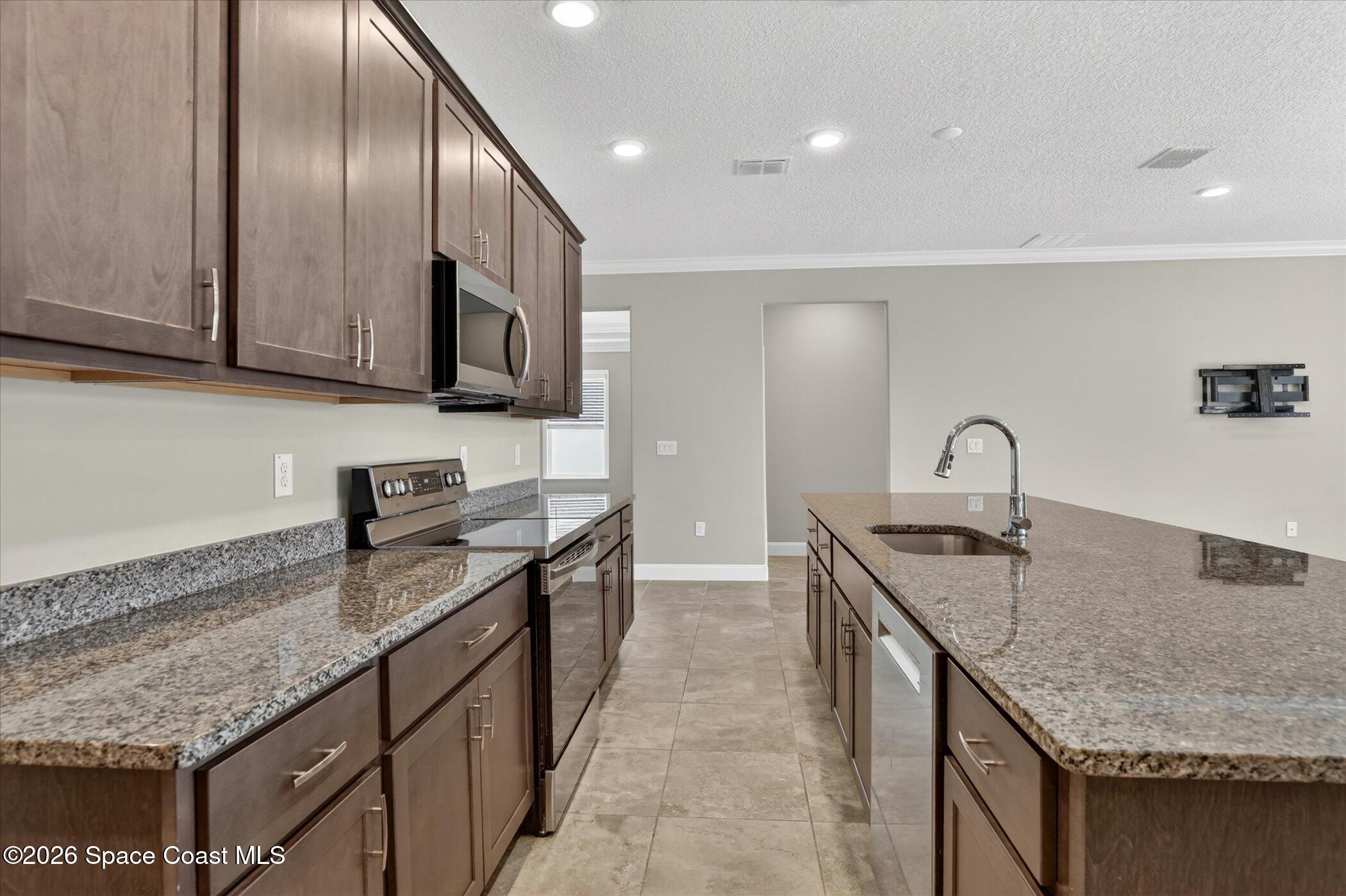 4690 Hebron Drive Property Photo 15