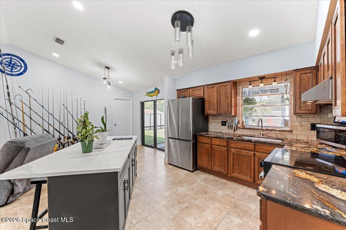 2350 Fallon Boulevard Ne Property Photo 12