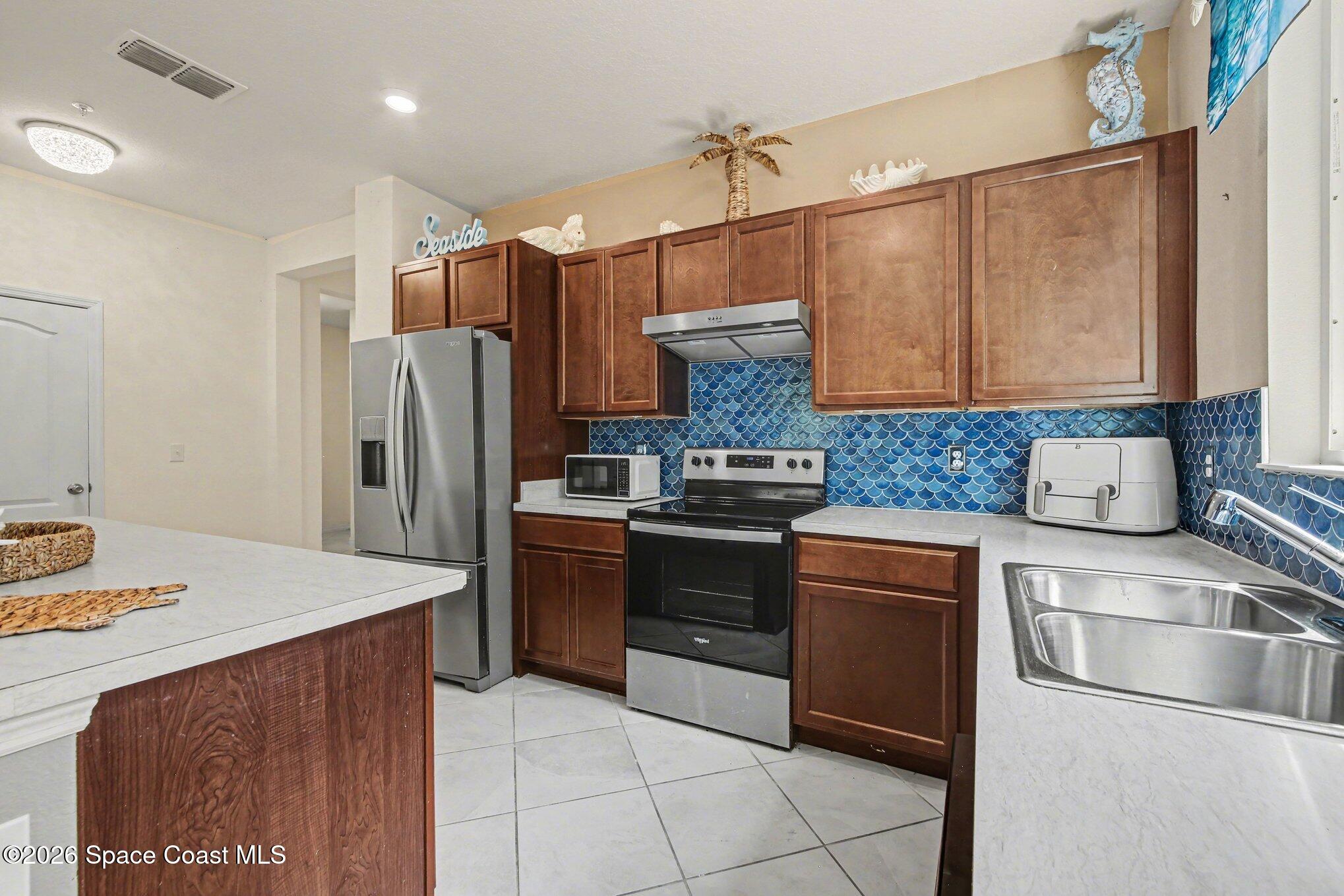 7646 Turchetta Court Property Photo 9
