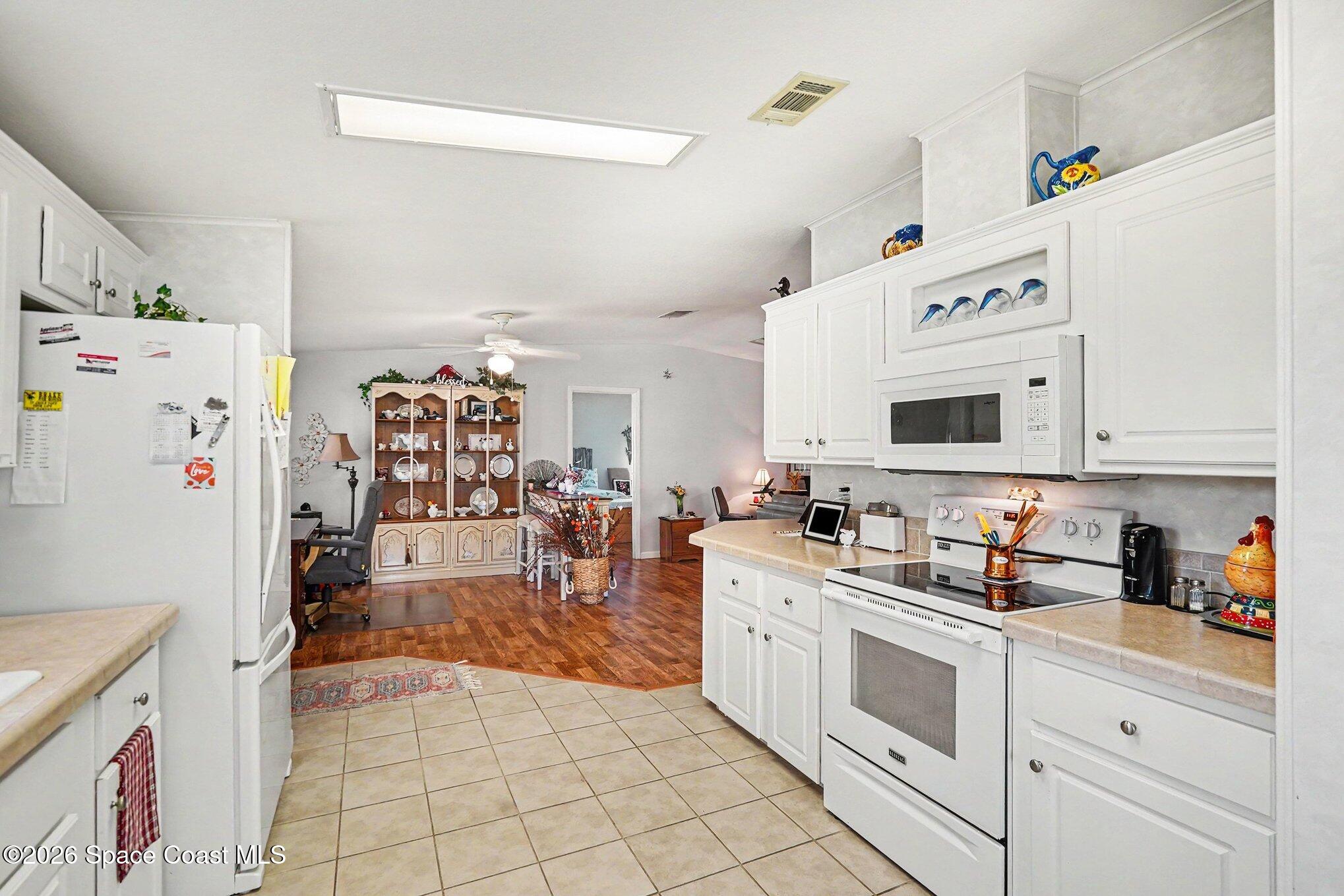 354 Outer Drive Property Photo 10
