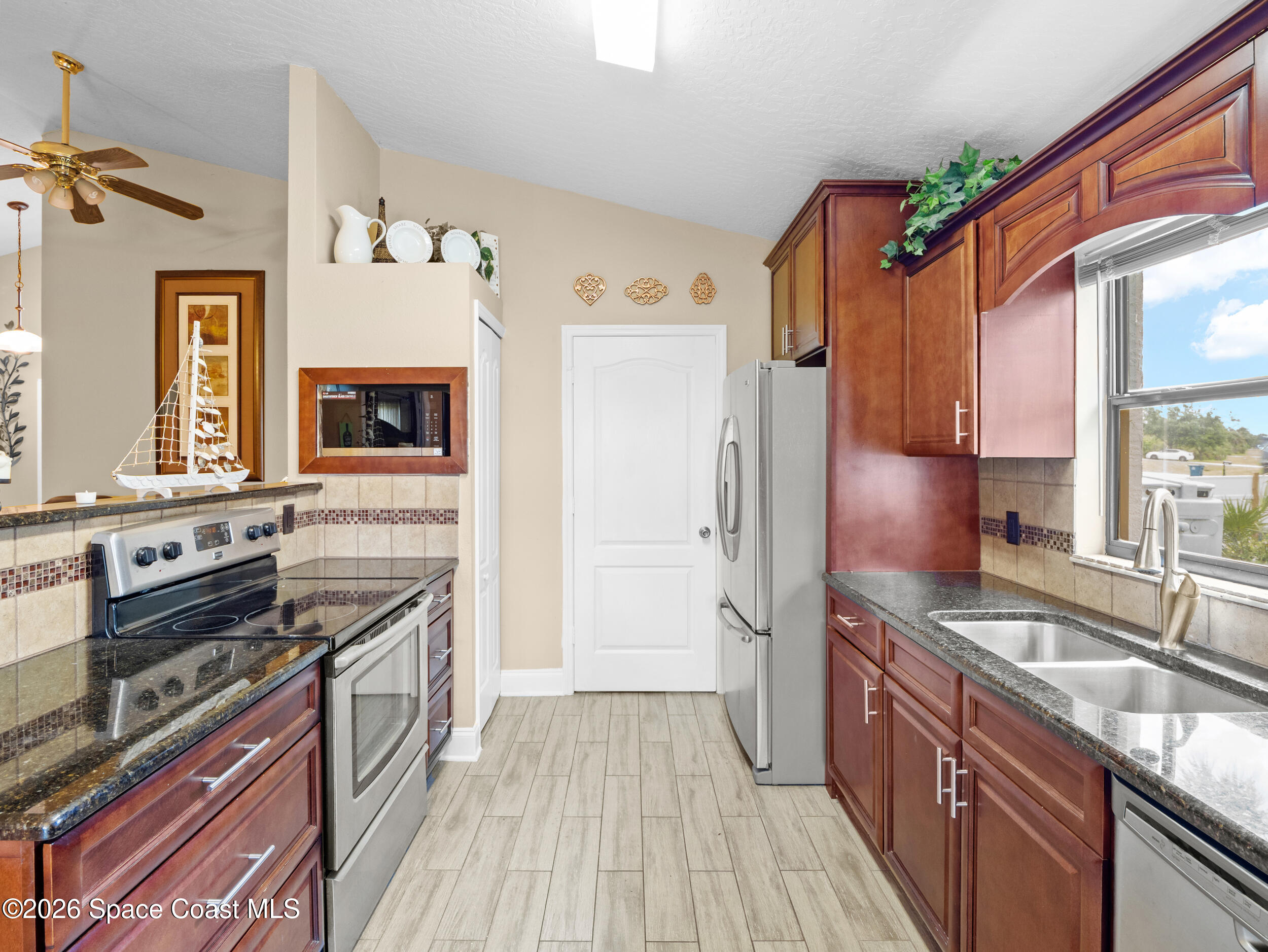 1878 Cogan Drive Se Property Photo 11