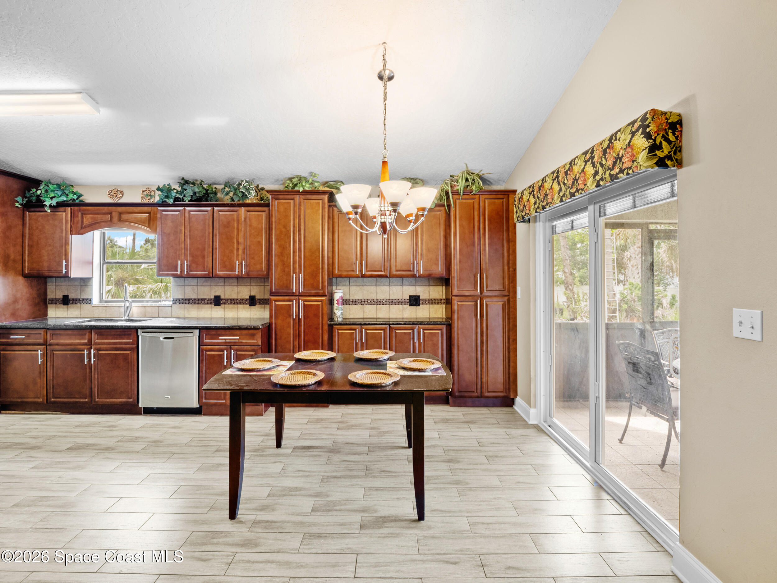 1878 Cogan Drive Se Property Photo 14