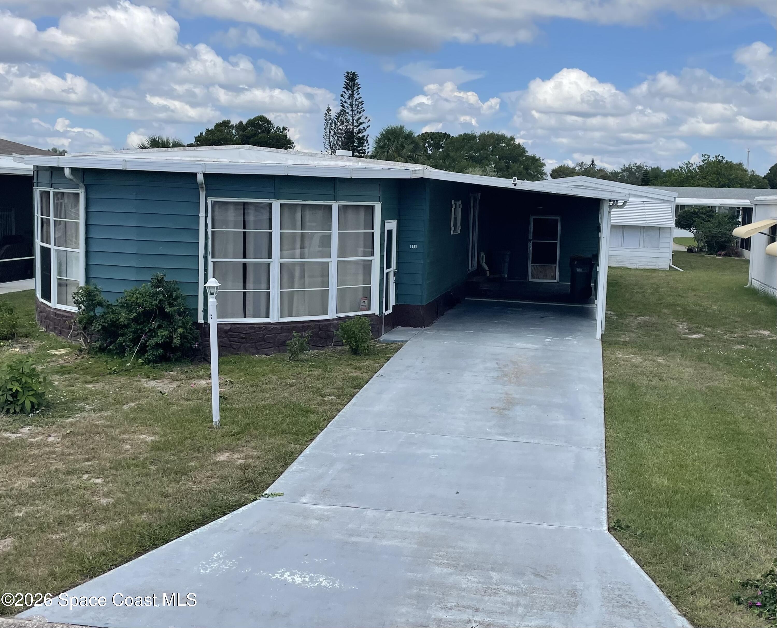 621 Oleander Circle Property Photo 1