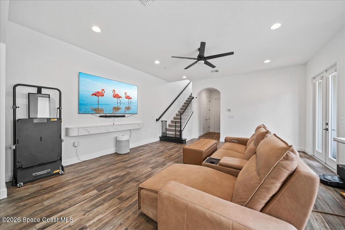 8476 Lyside Drive Property Photo 10