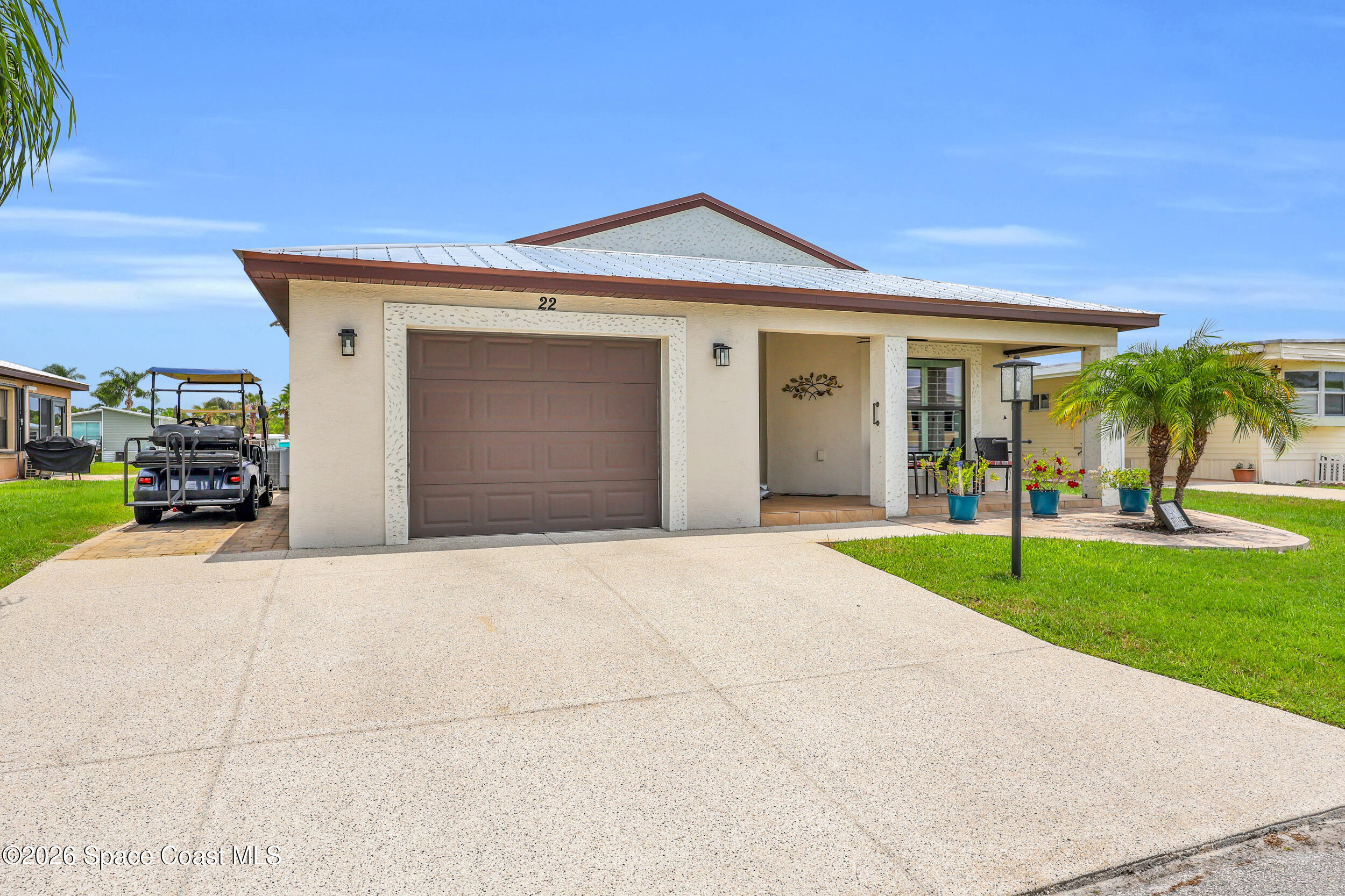22 Alta Loma Property Photo 2