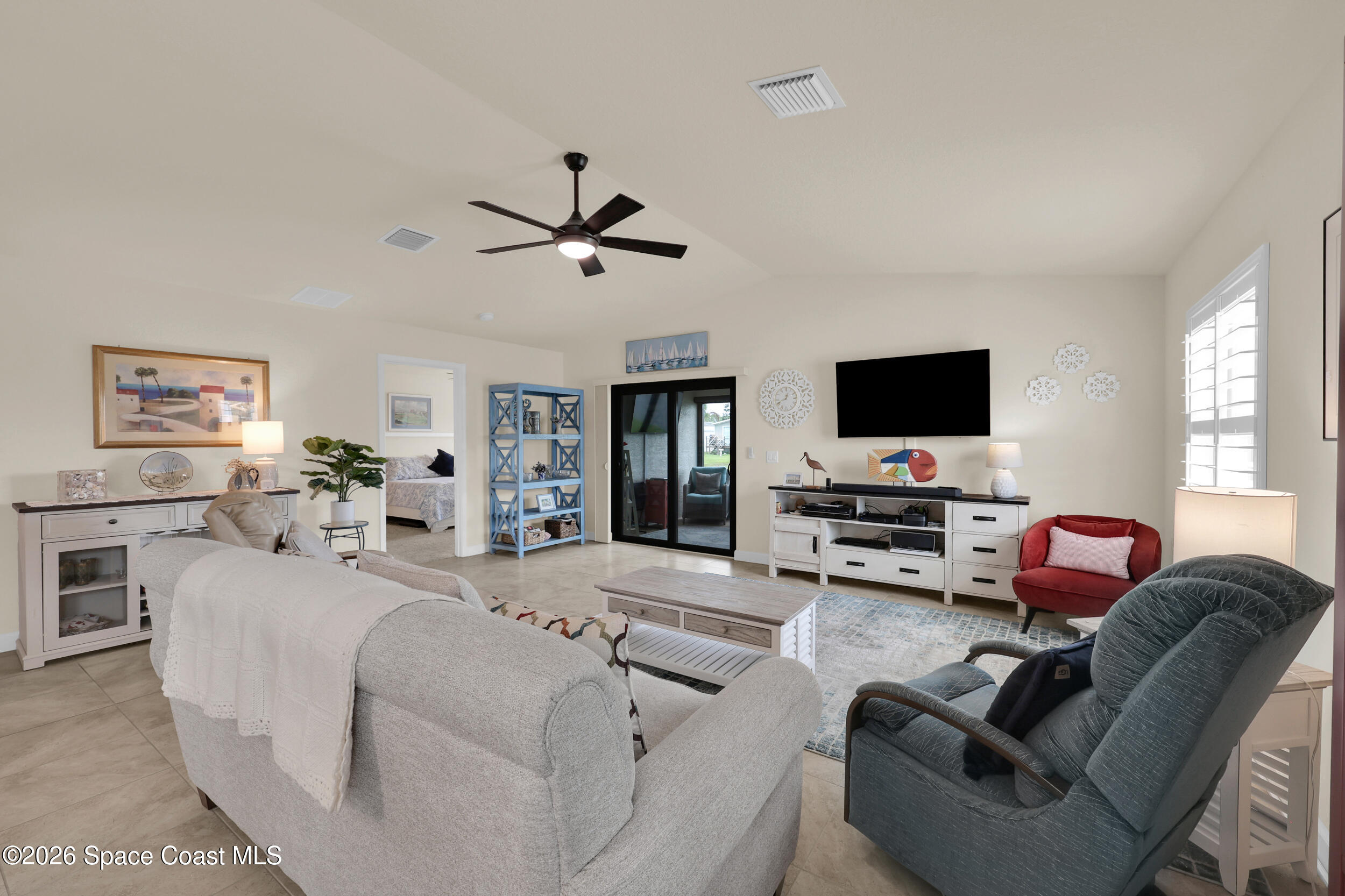 22 Alta Loma Property Photo 11