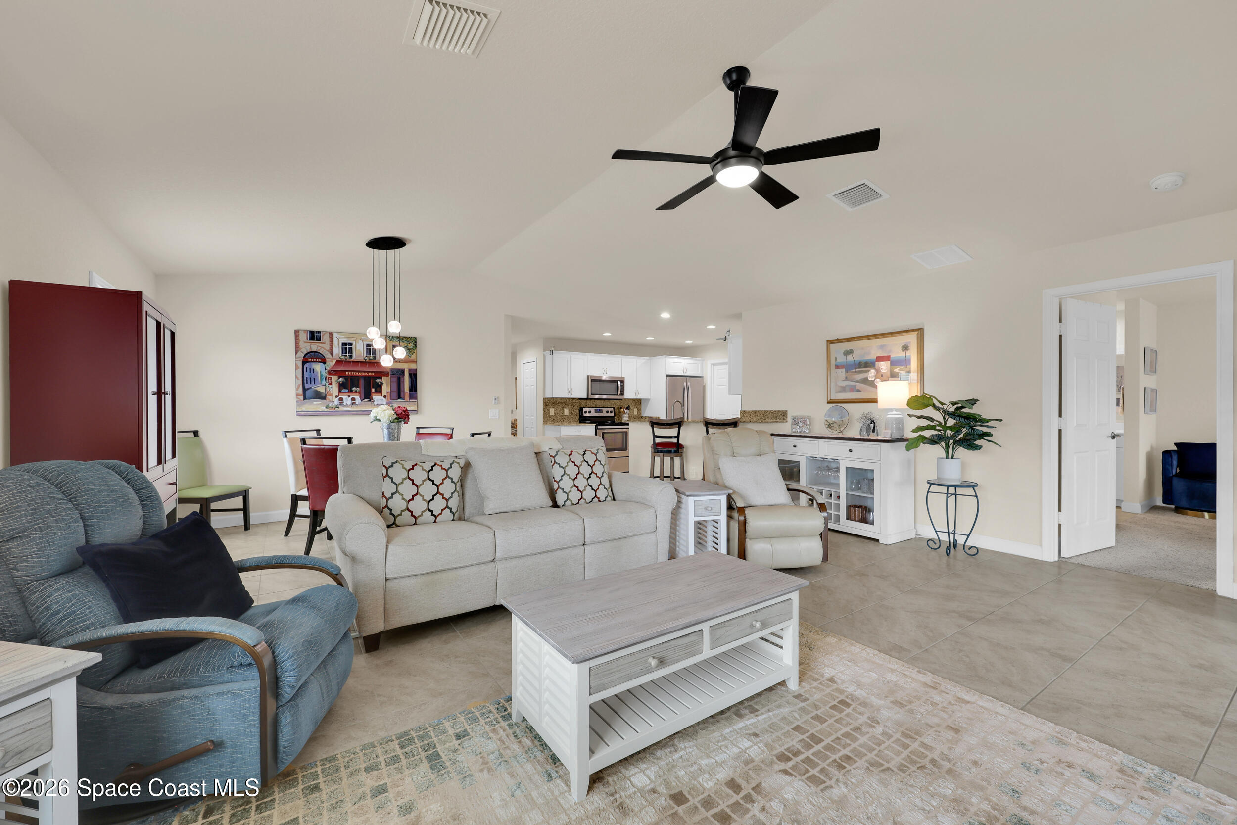 22 Alta Loma Property Photo 15