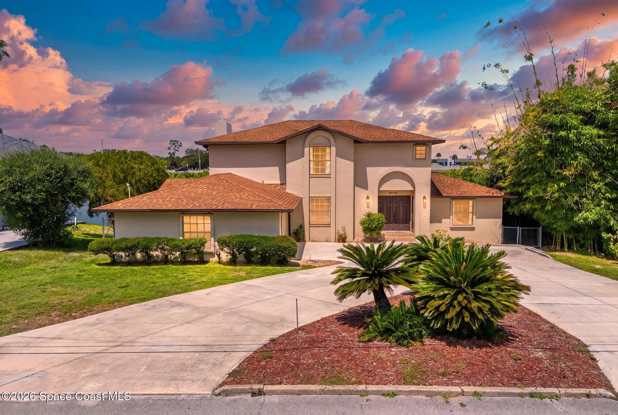 750 W Whitmire Drive Property Photo 1