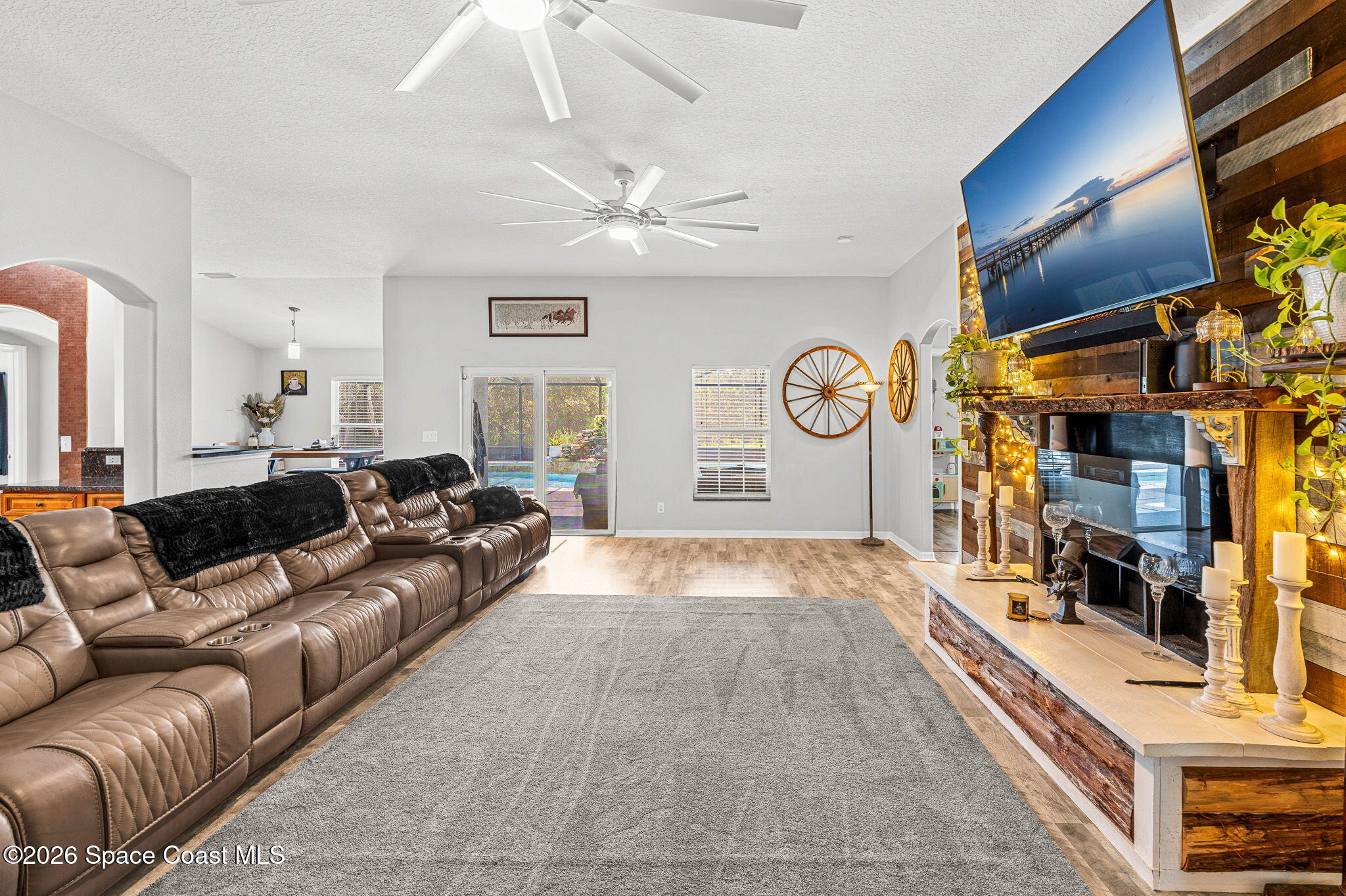 4148 Gardenwood Circle Property Photo 4