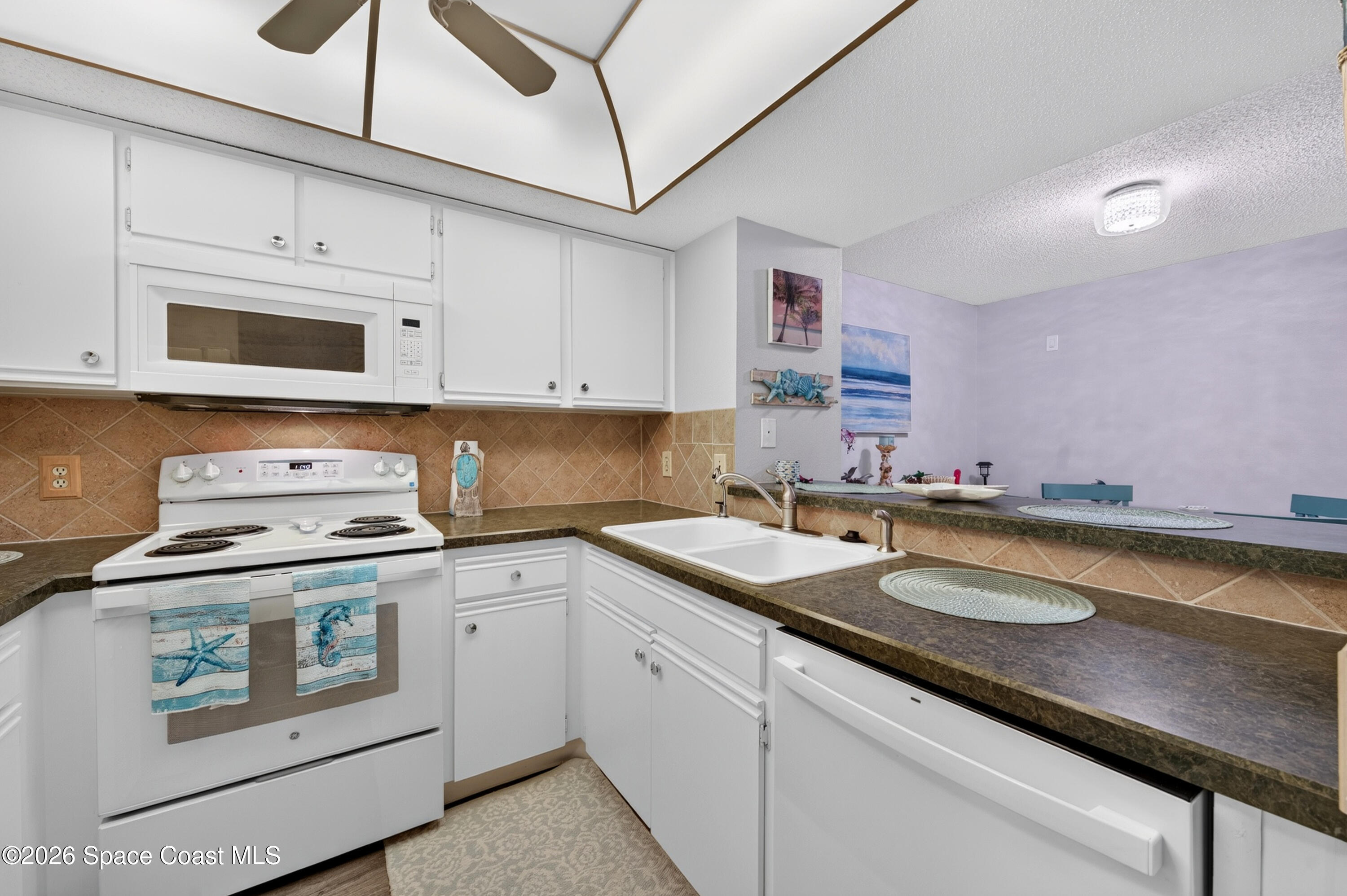997 Sonesta Avenue Ne 202 Property Photo 17
