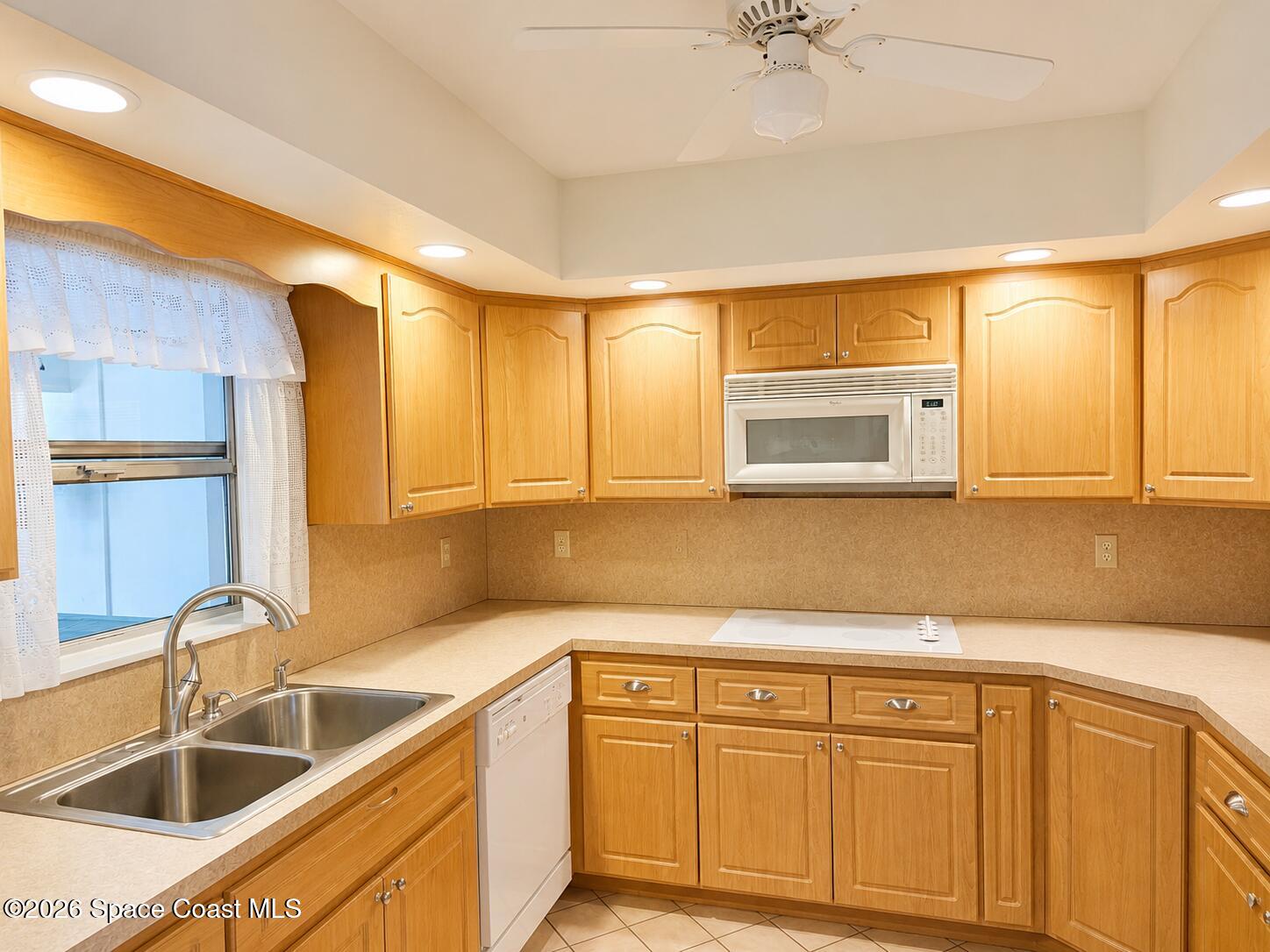 1109 Cabot Drive Ne Property Photo 3