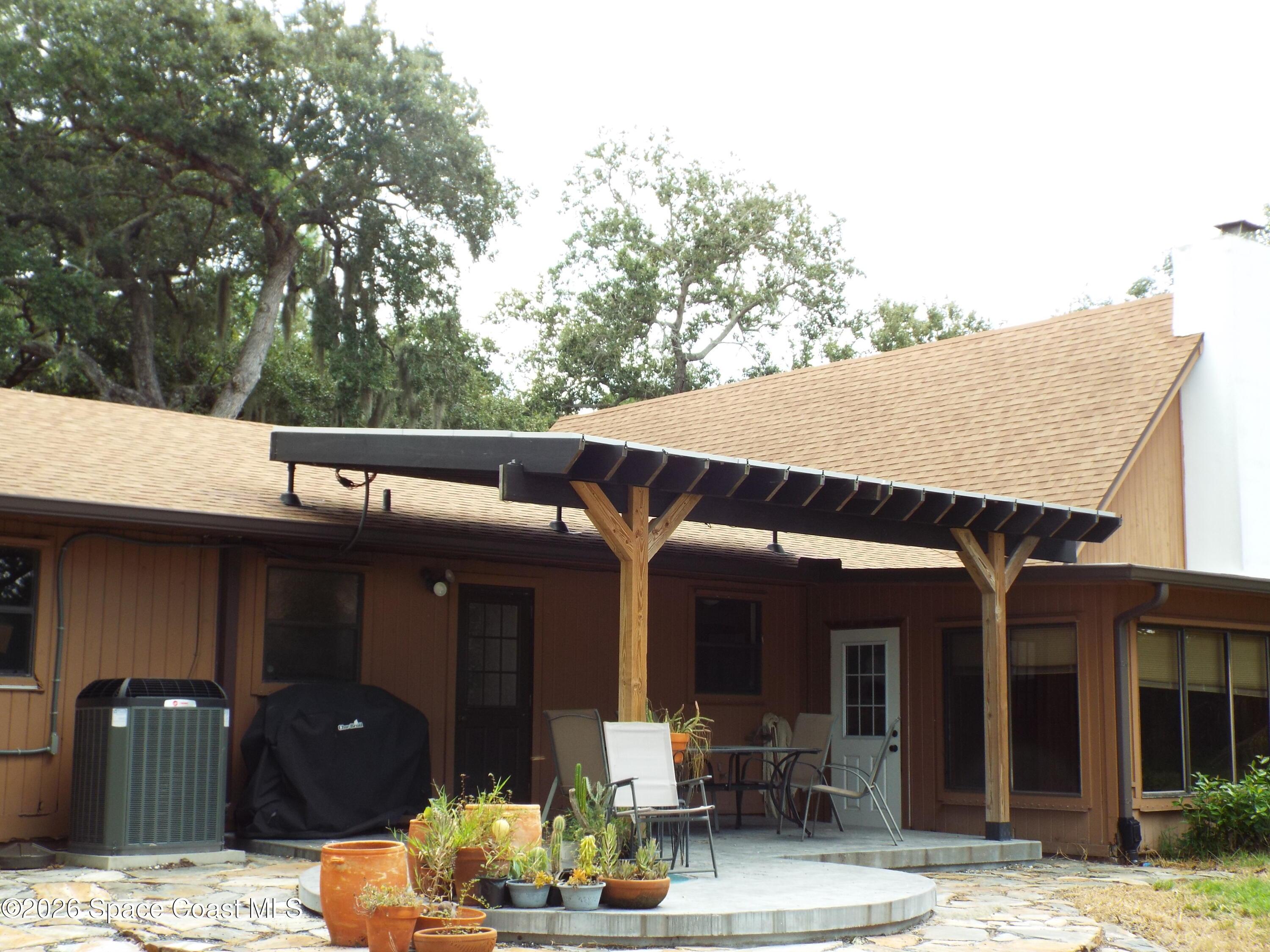 685 Carambola Drive Property Photo 4
