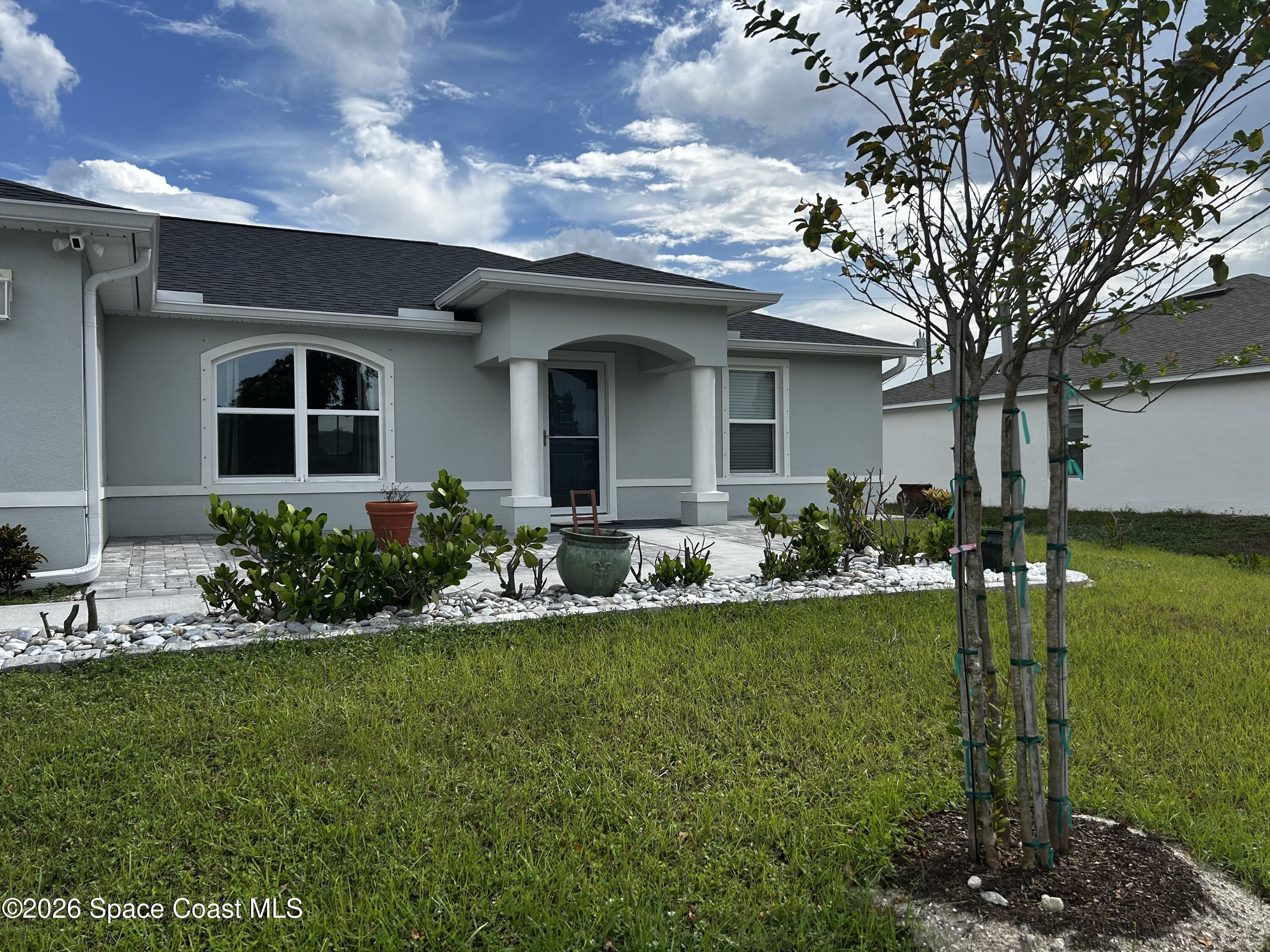 598 Brickell Street Se Property Photo 11