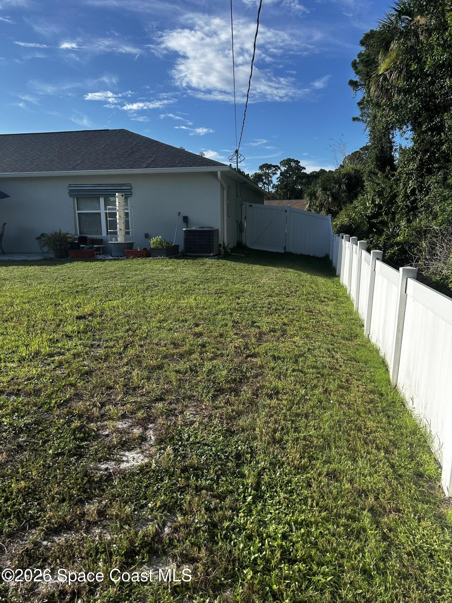 598 Brickell Street Se Property Photo 13